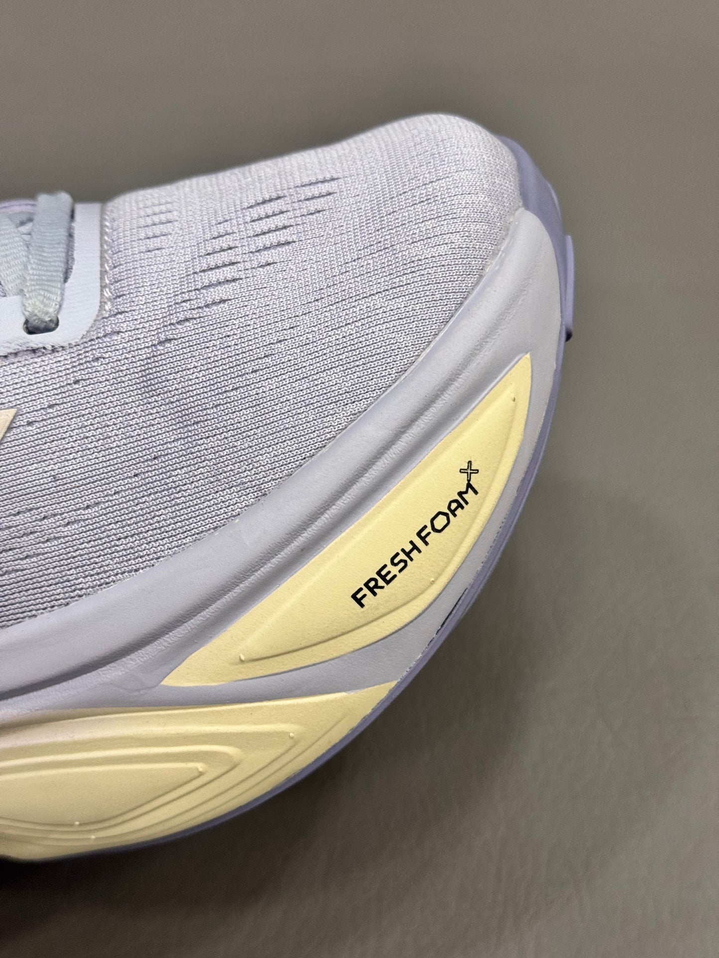New Balance Feesh Foam v4