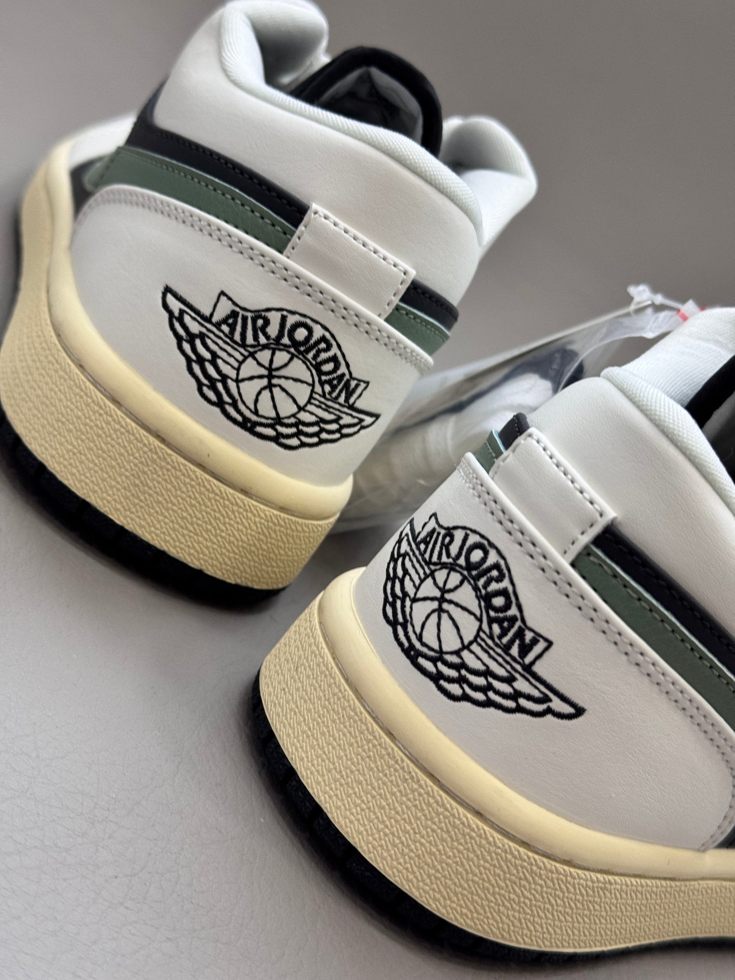 Air Jordan 1 Low