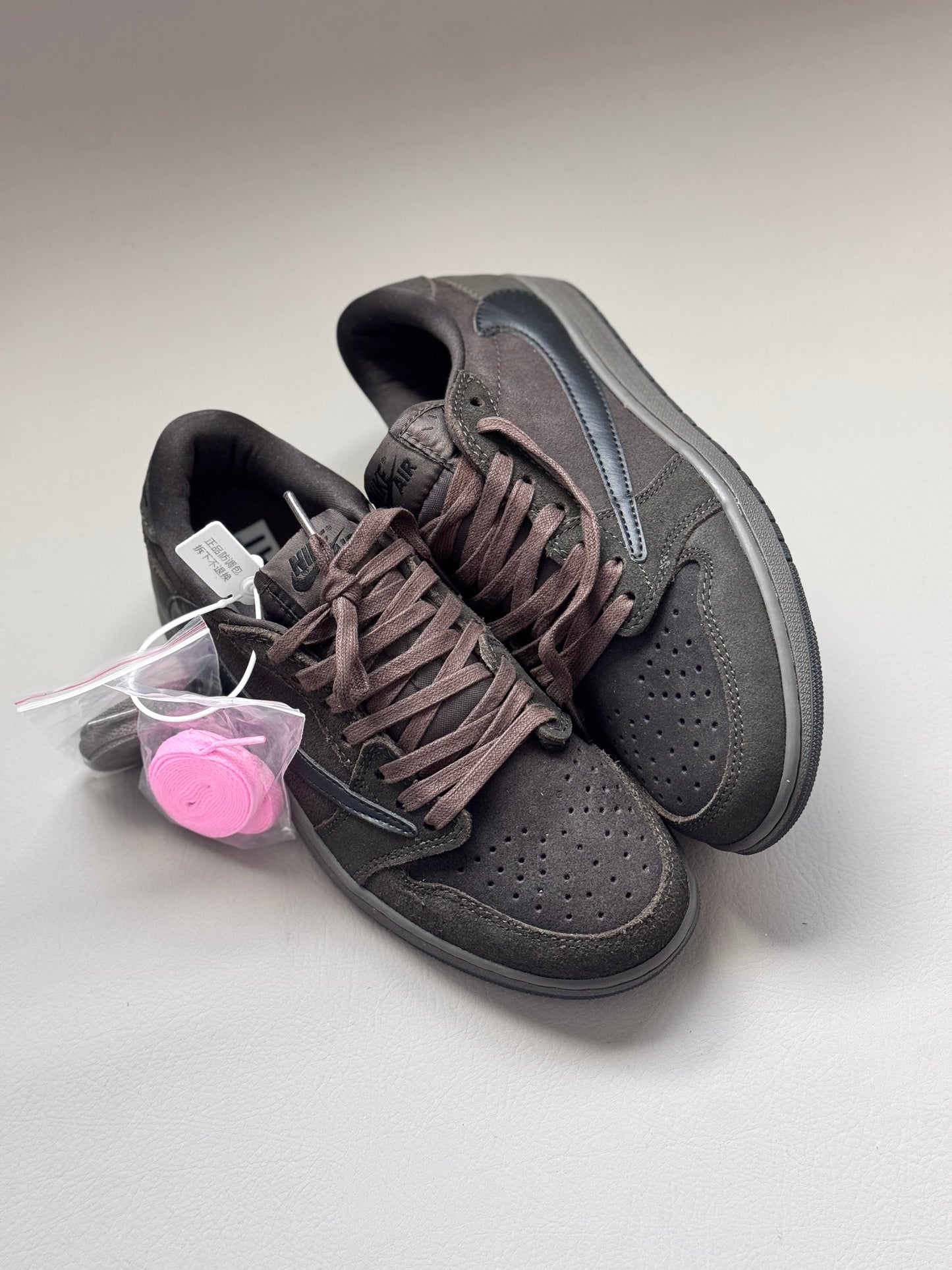 Air Jordan 1 Low Travis Scott Velvet Brown