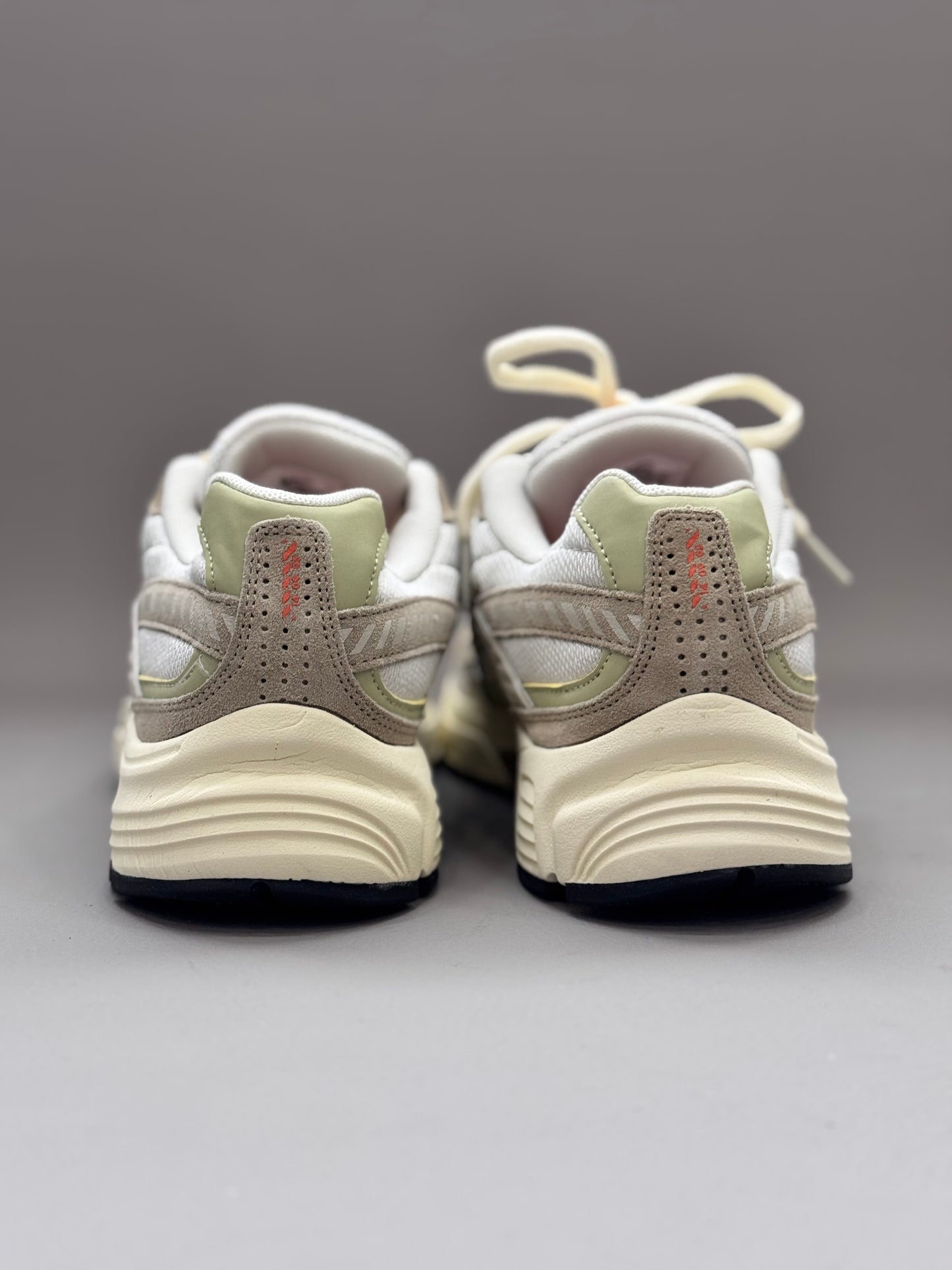 Nike Initiator Light Bone Cargo k
