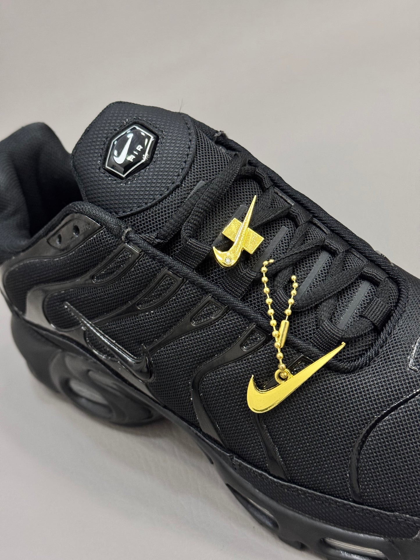 Nike Air Max TN Black