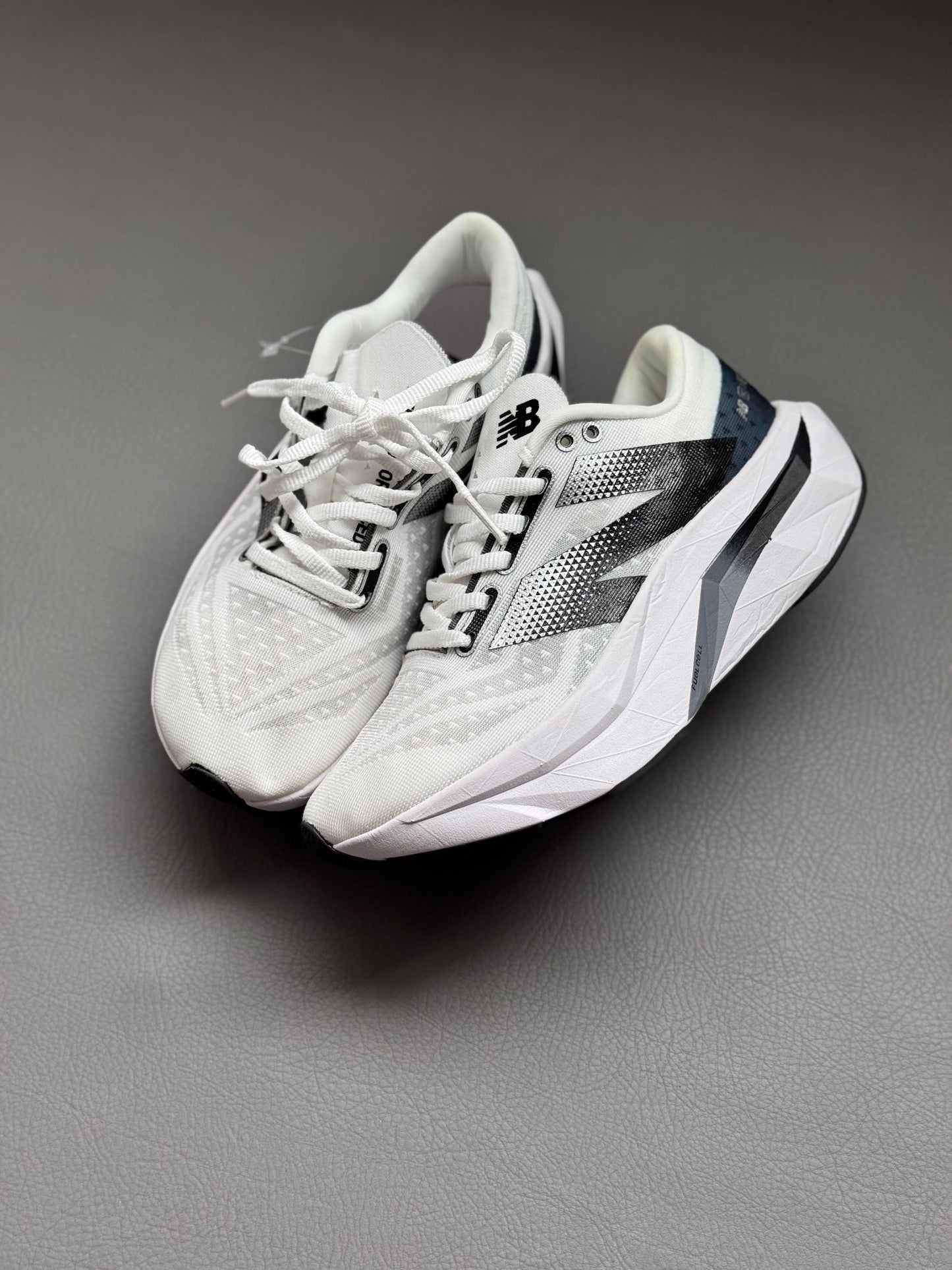 New Balance Fuelcell Rebel