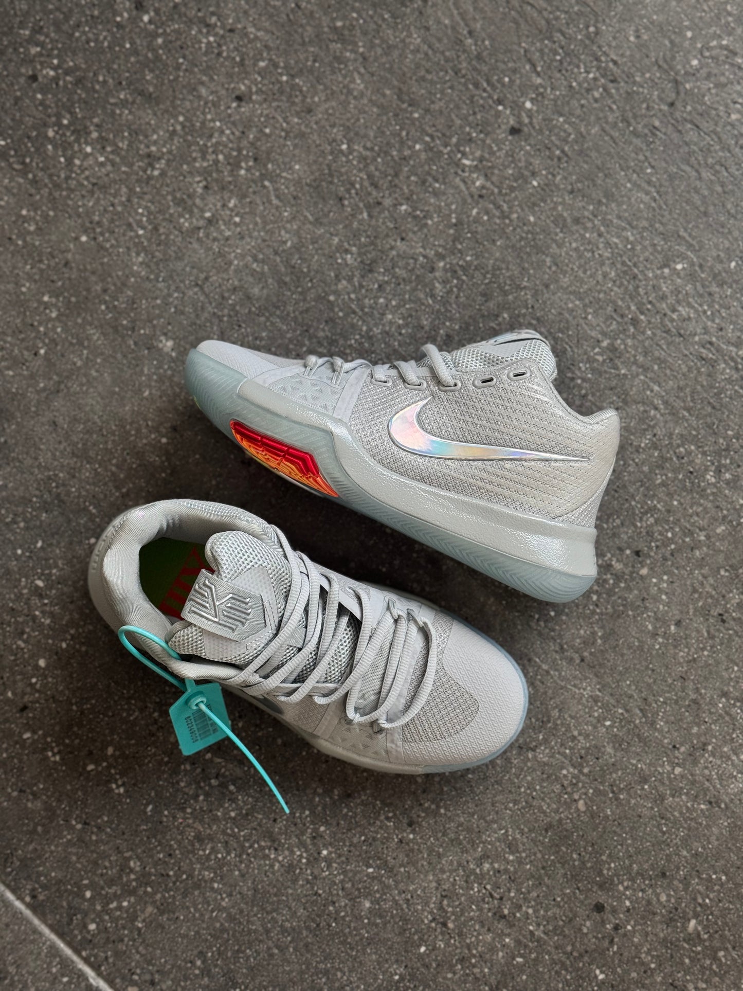 Nike Kyrie 3 Time To Shine
