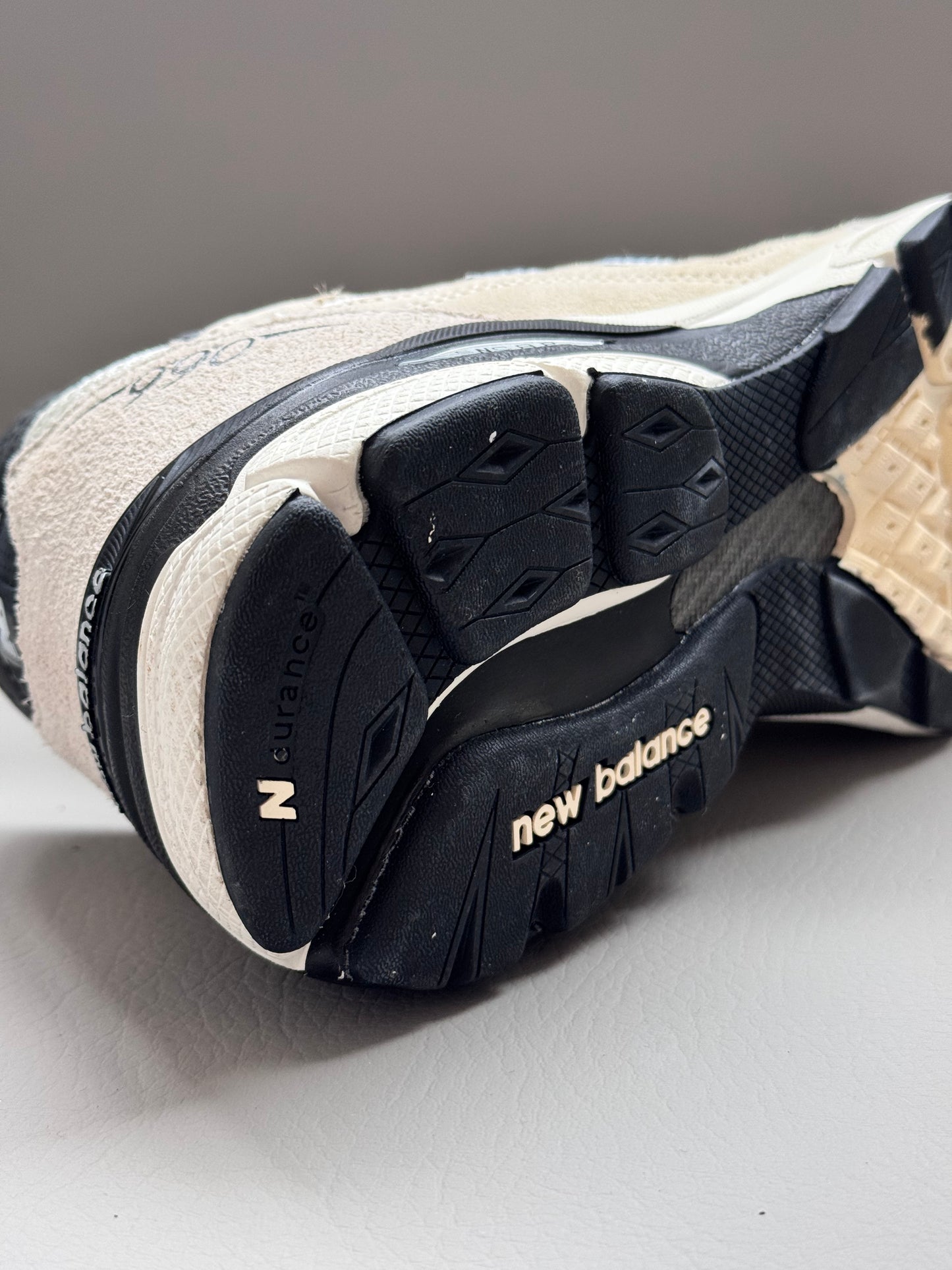 New Balance 990
