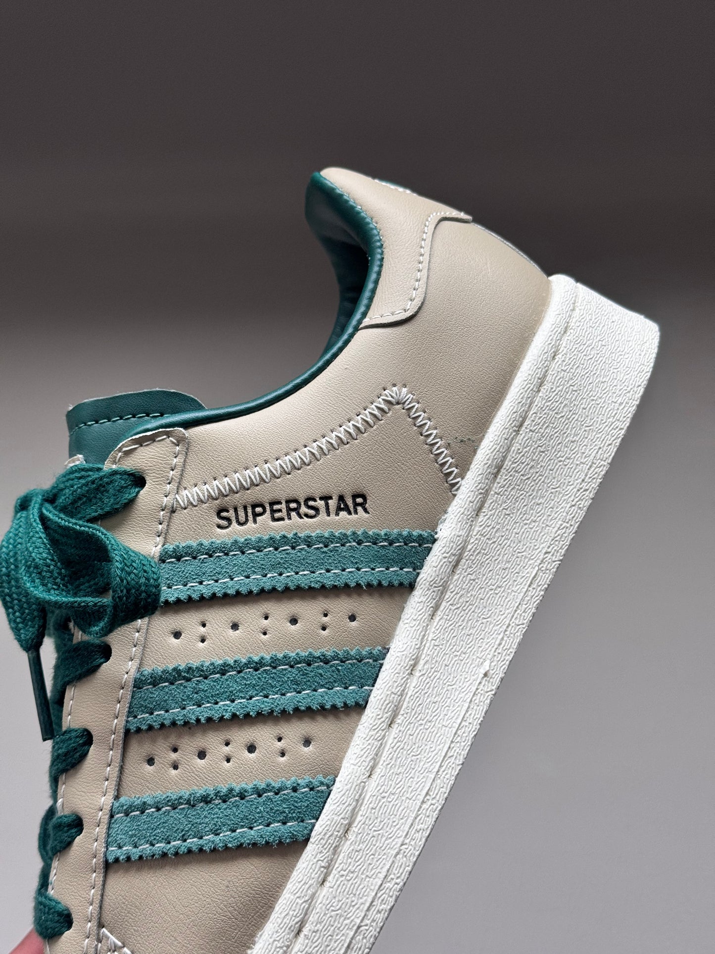 Adidas Superstar