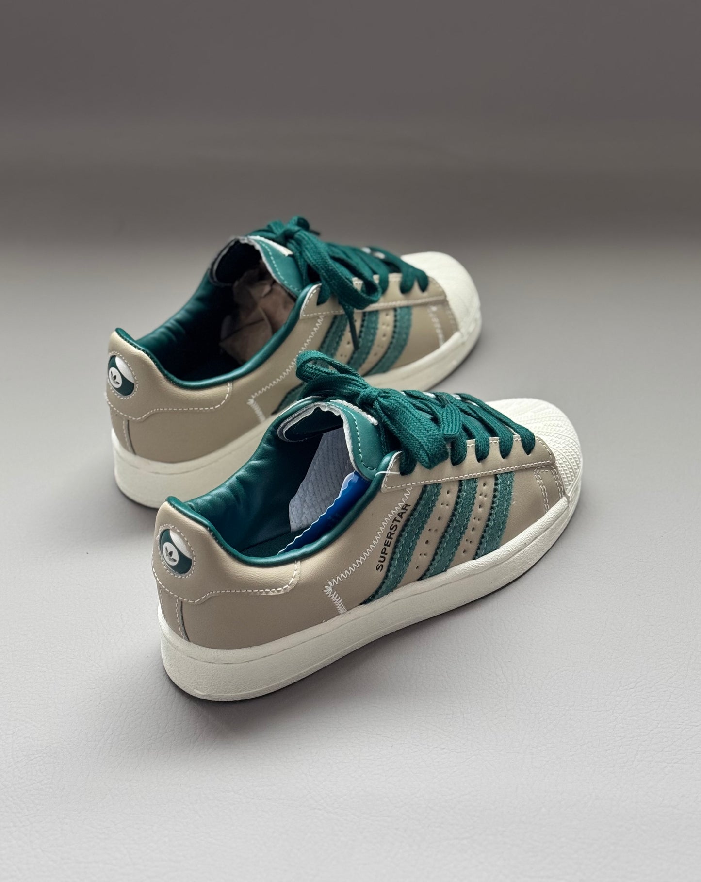 Adidas Superstar