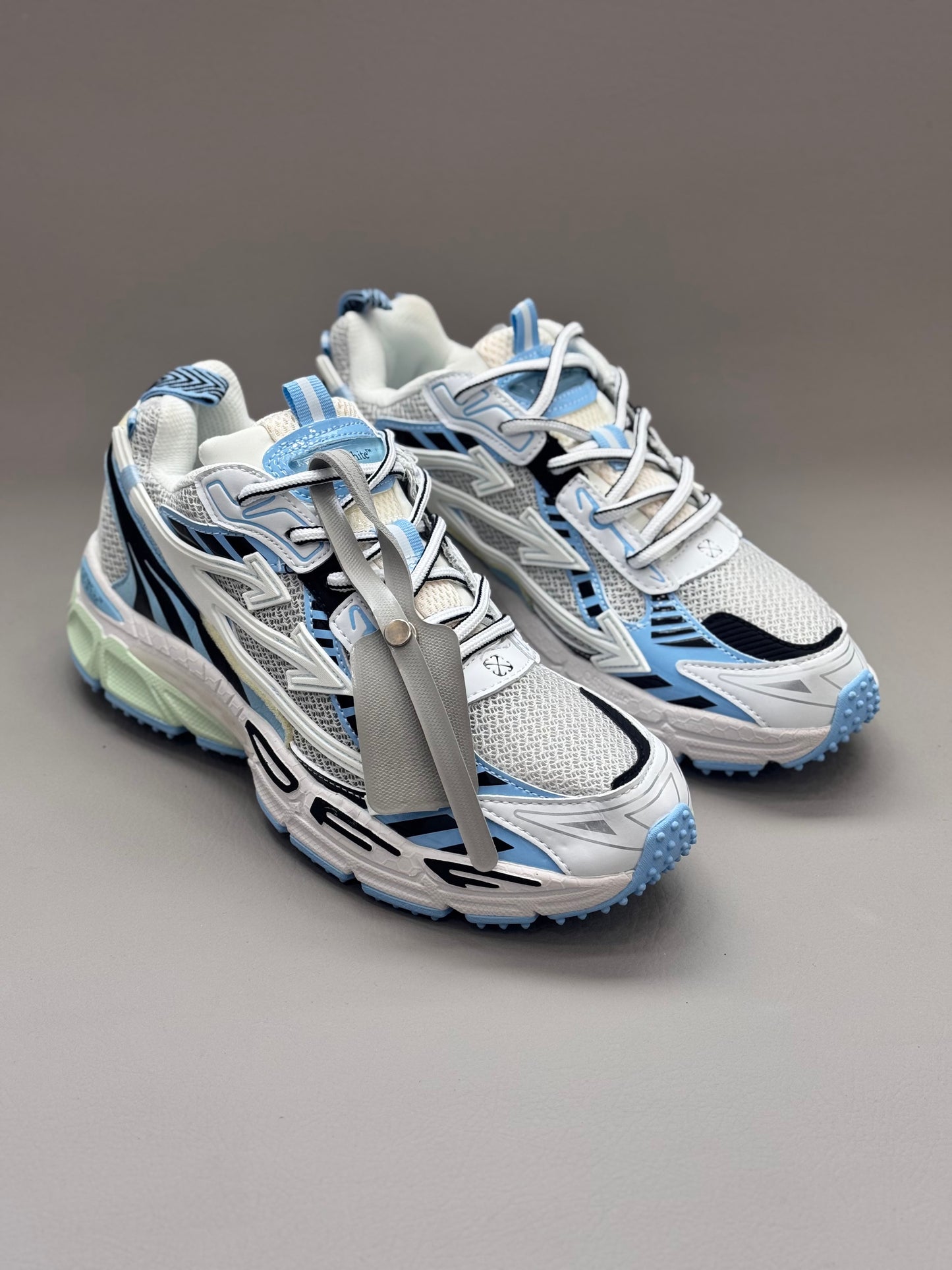 OFF WHITE Be Right Back