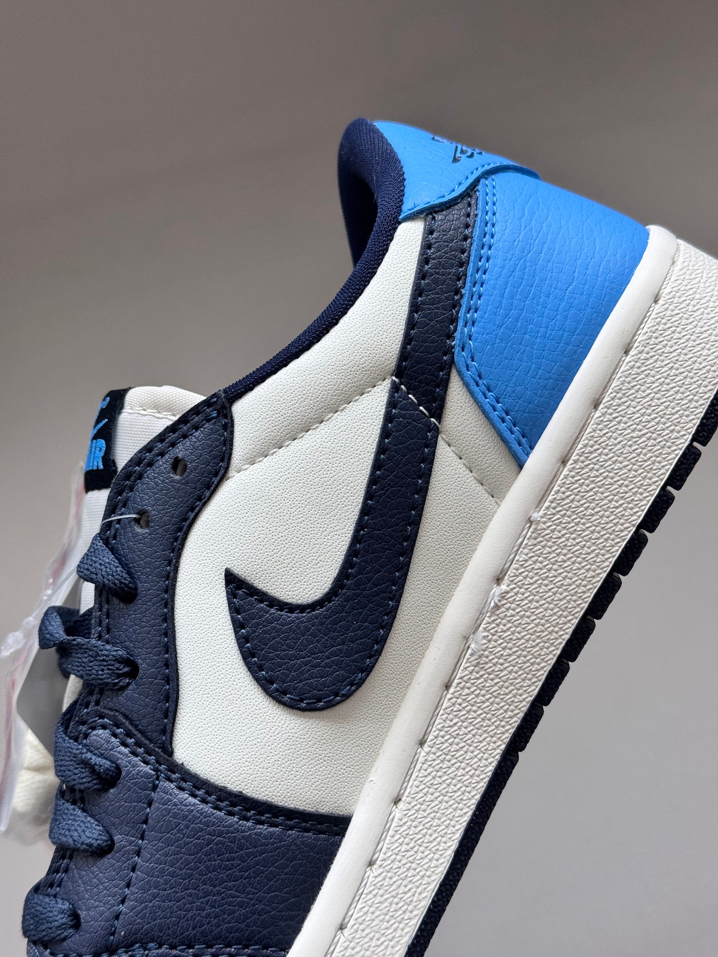 Air Jordan 1 Low
