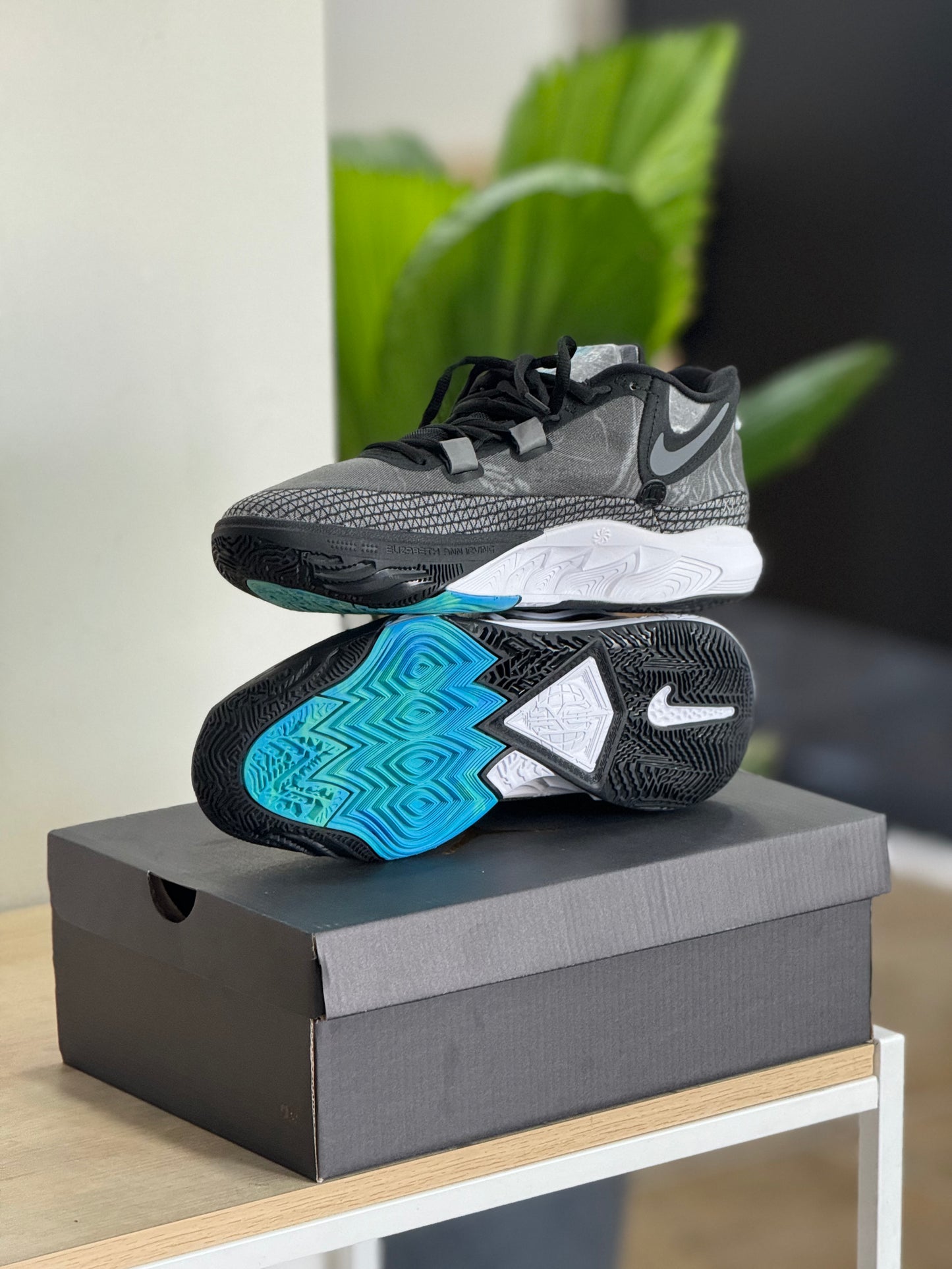 Nike Kyrie 8