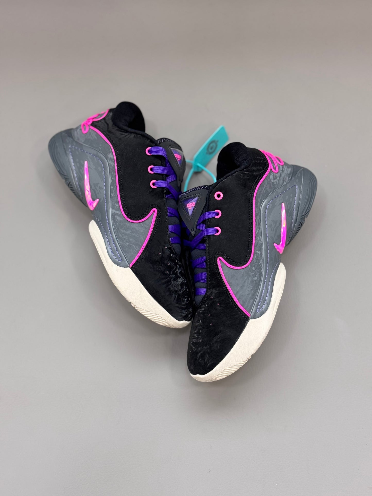 Nike Lebron XXII Tunnel Vision