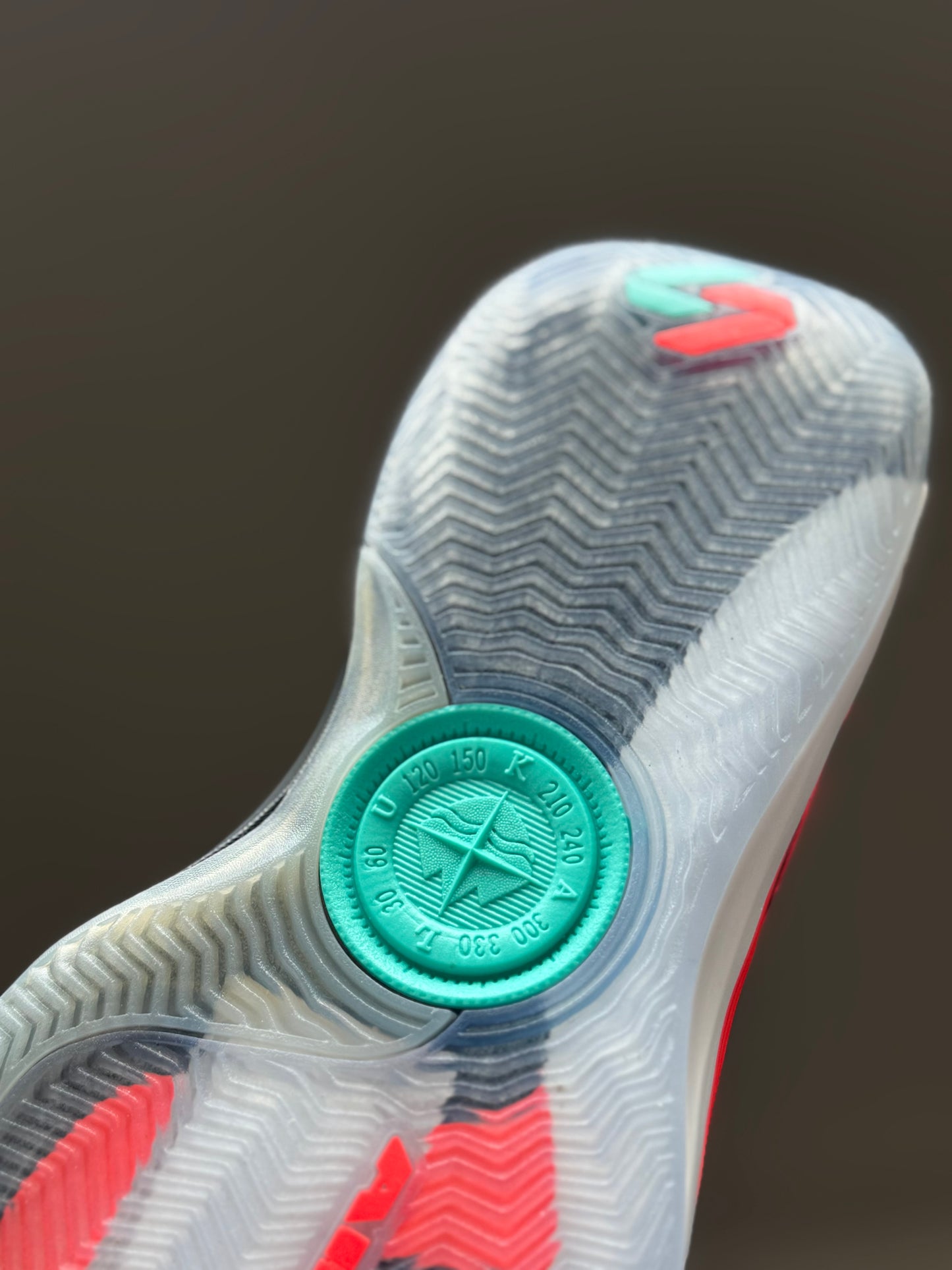 Jordan Luka 4
