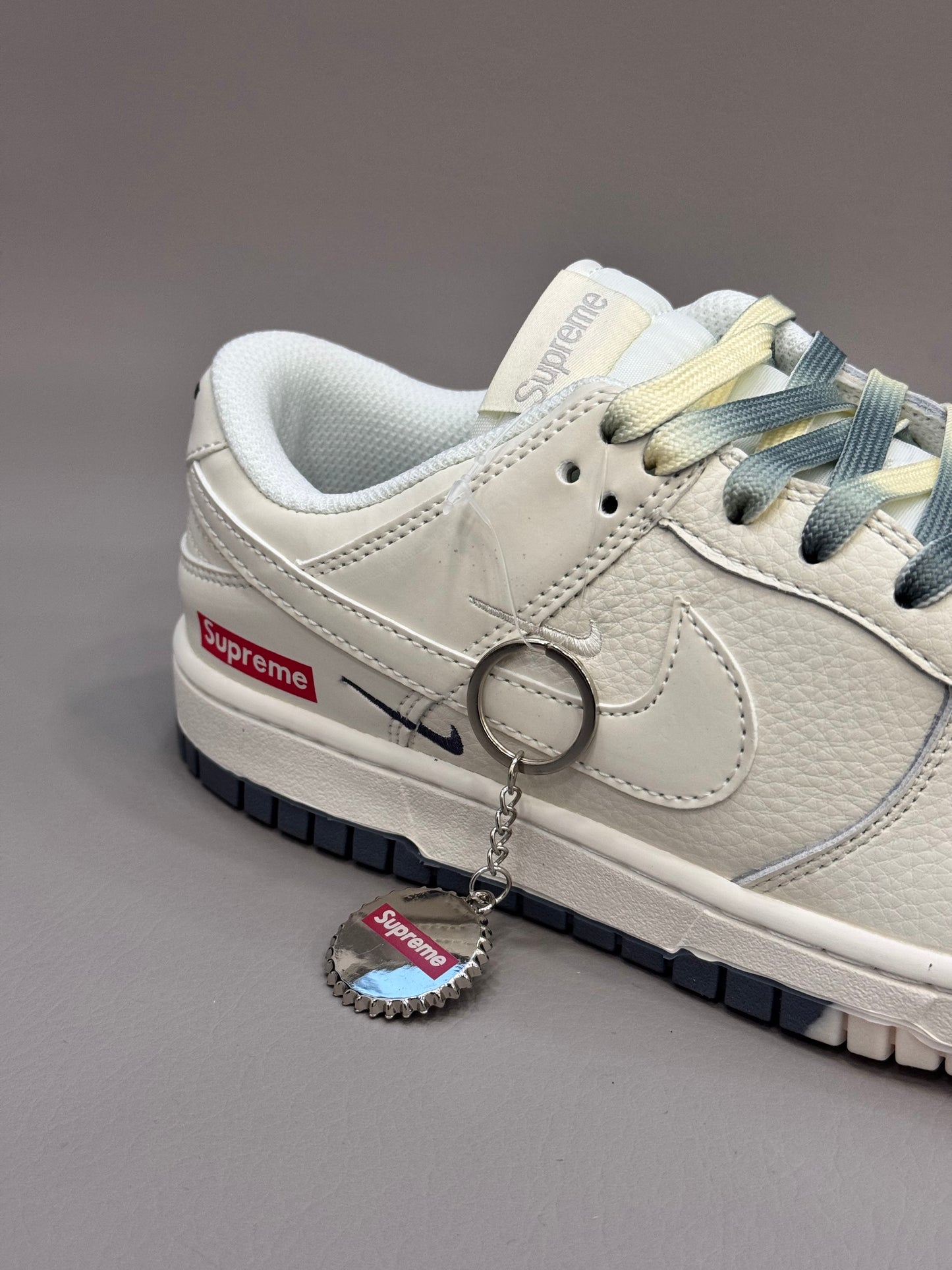 Nike Dunk Low x Supreme