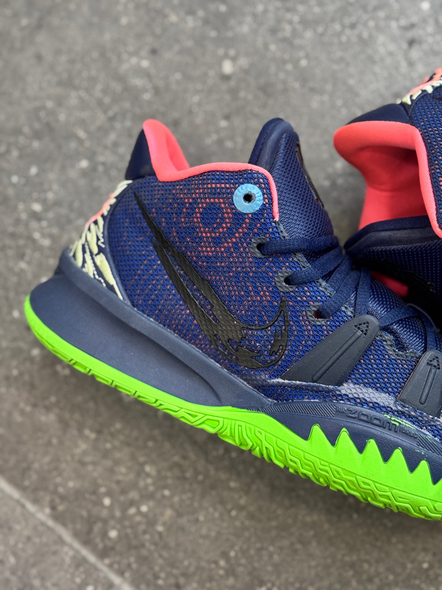 Nike Kyrie 7