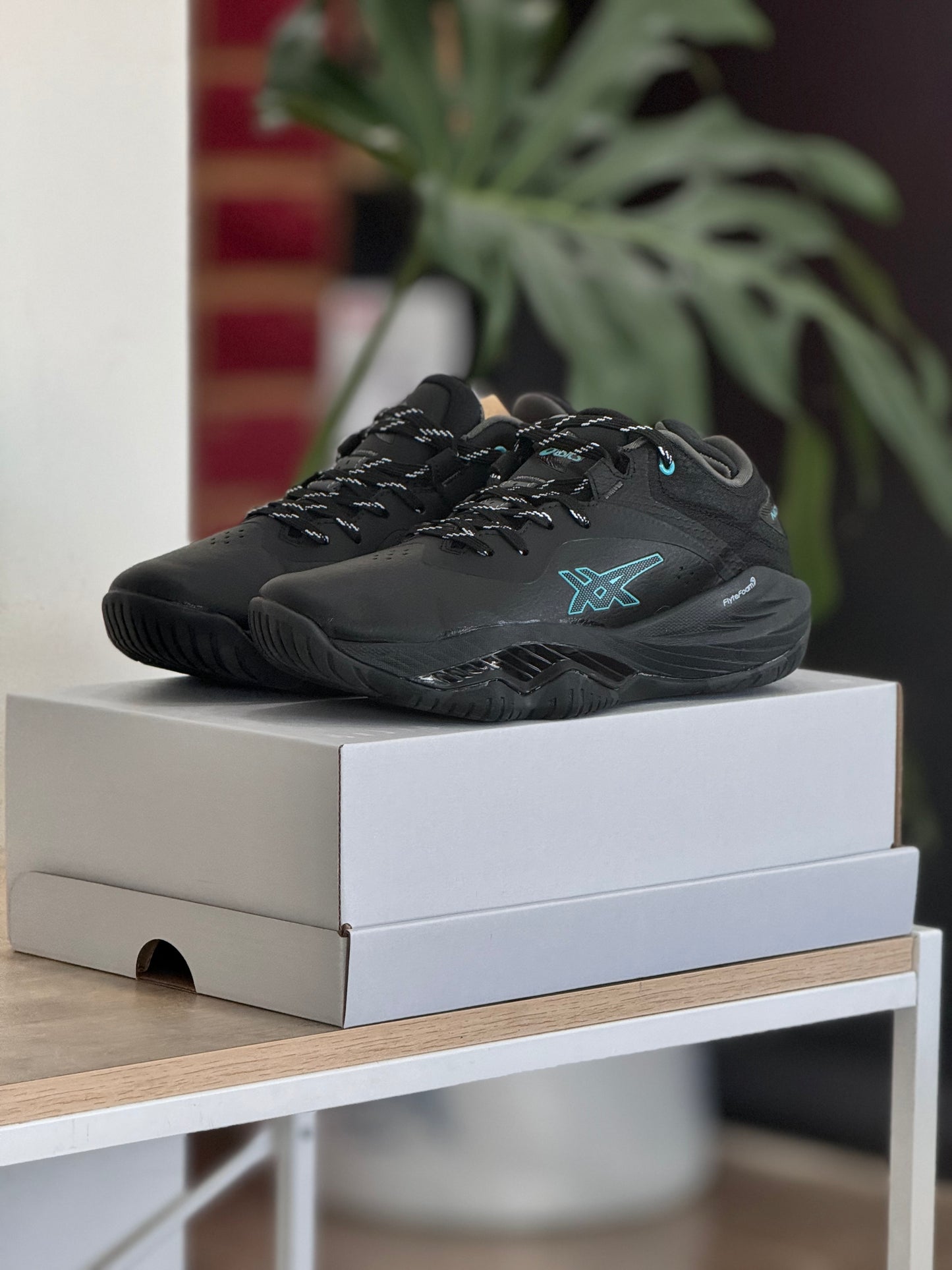 Asics Nova Surge