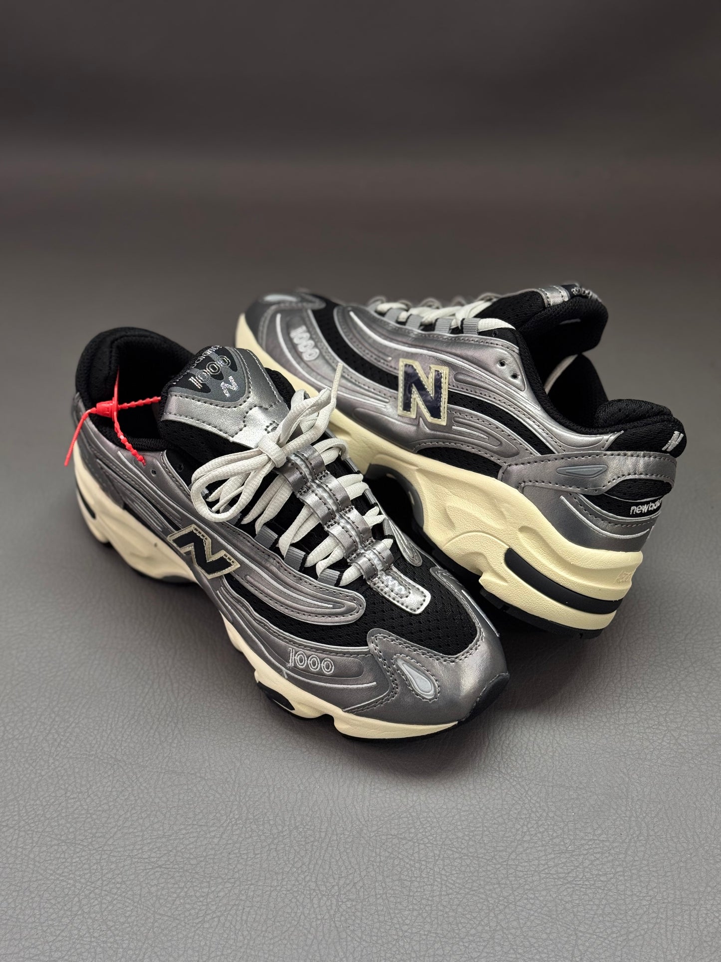 New Balance 1000
