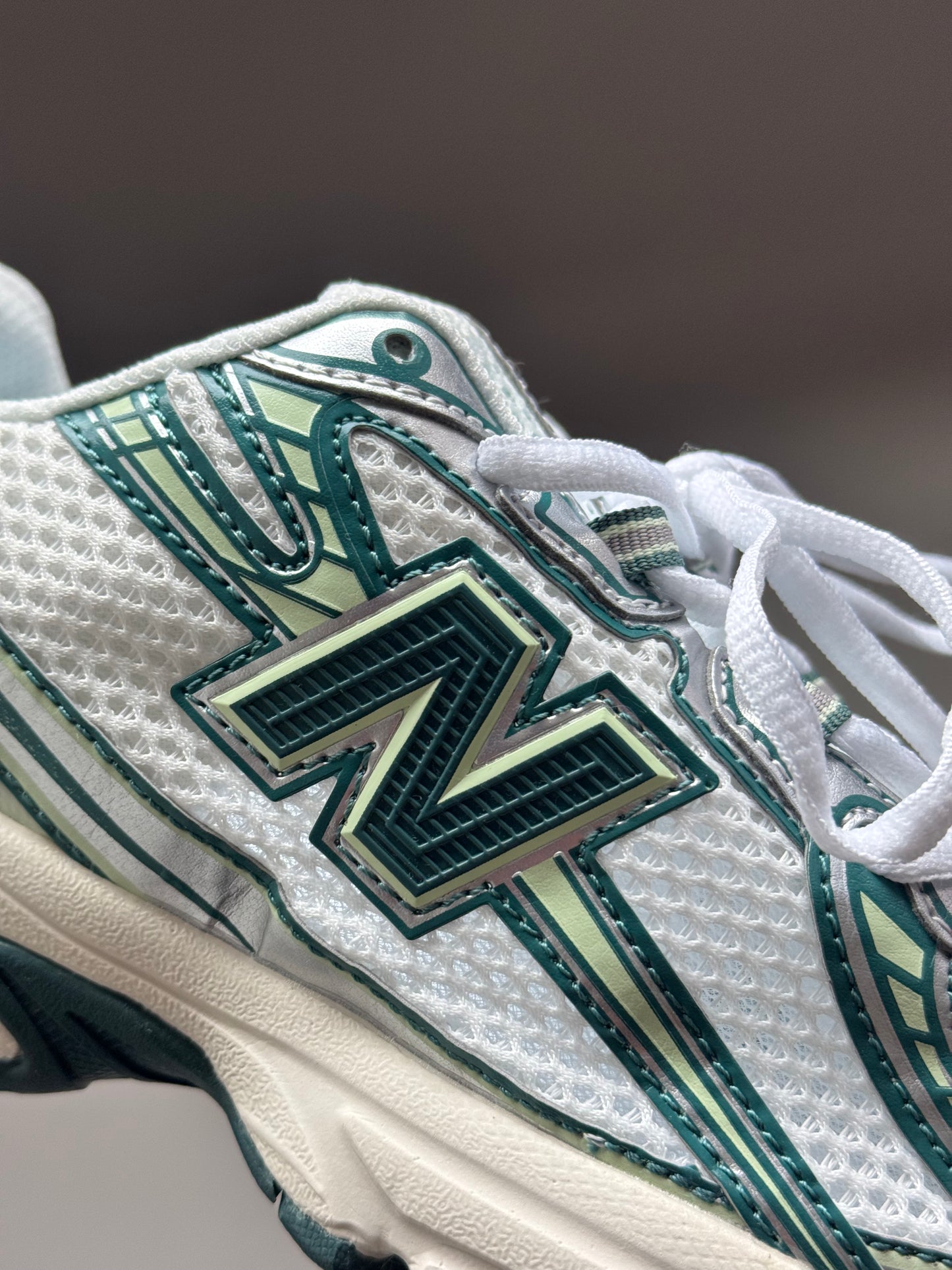 New Balance 740v2