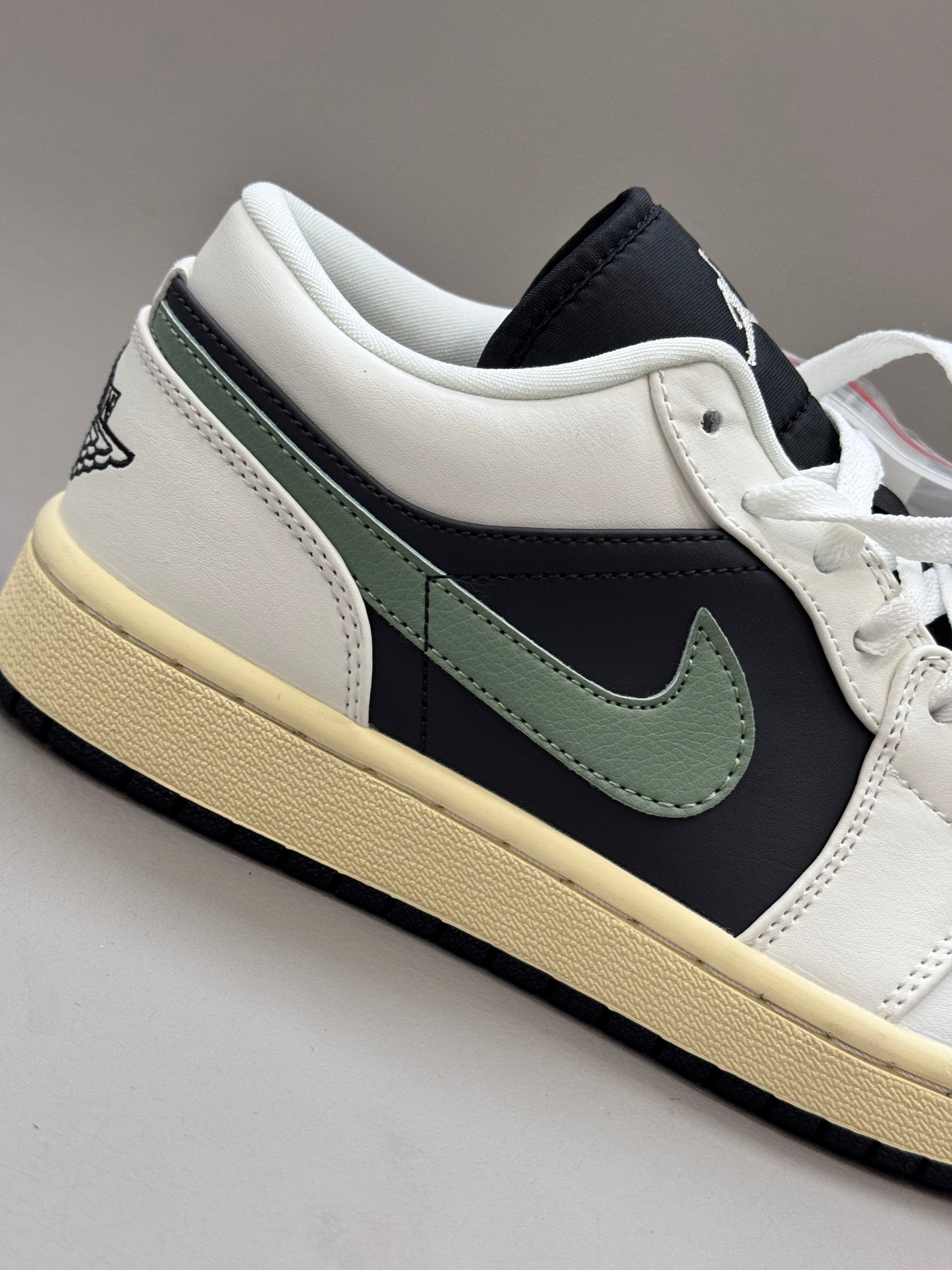 Air Jordan 1 Low