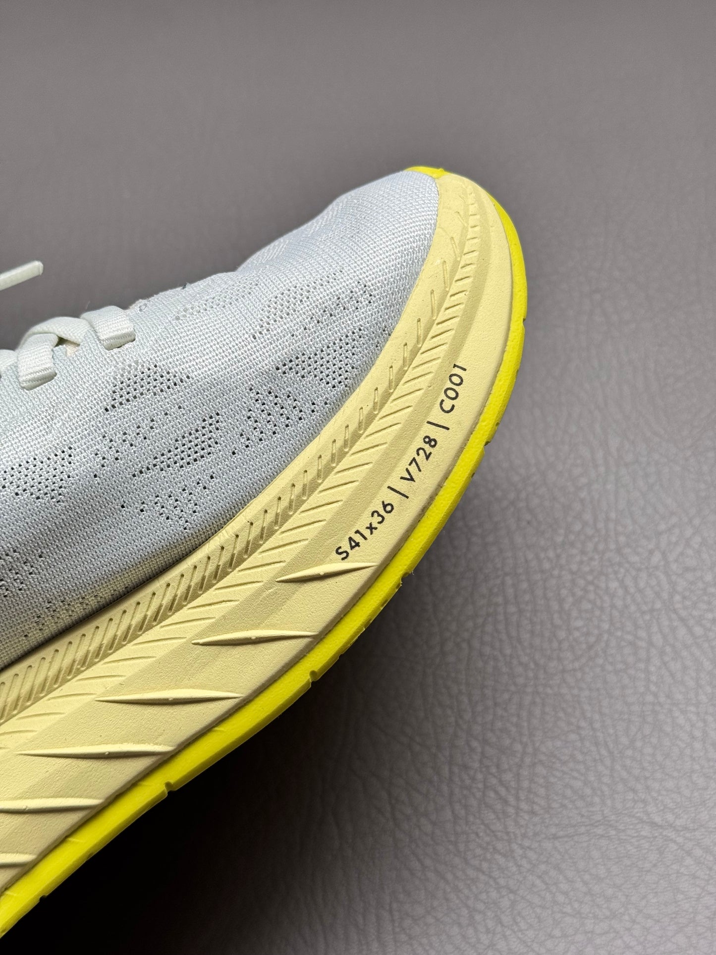 Hoka Challenger