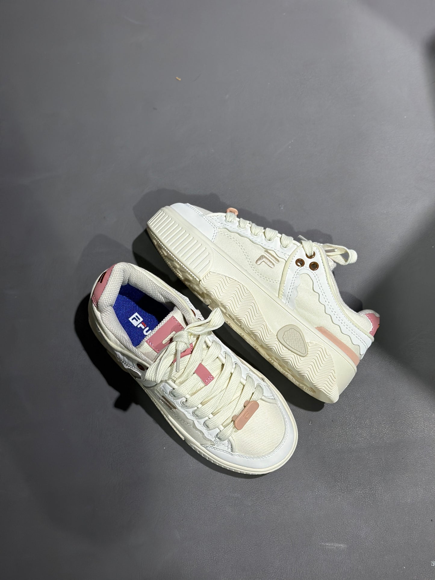 Fila Stack