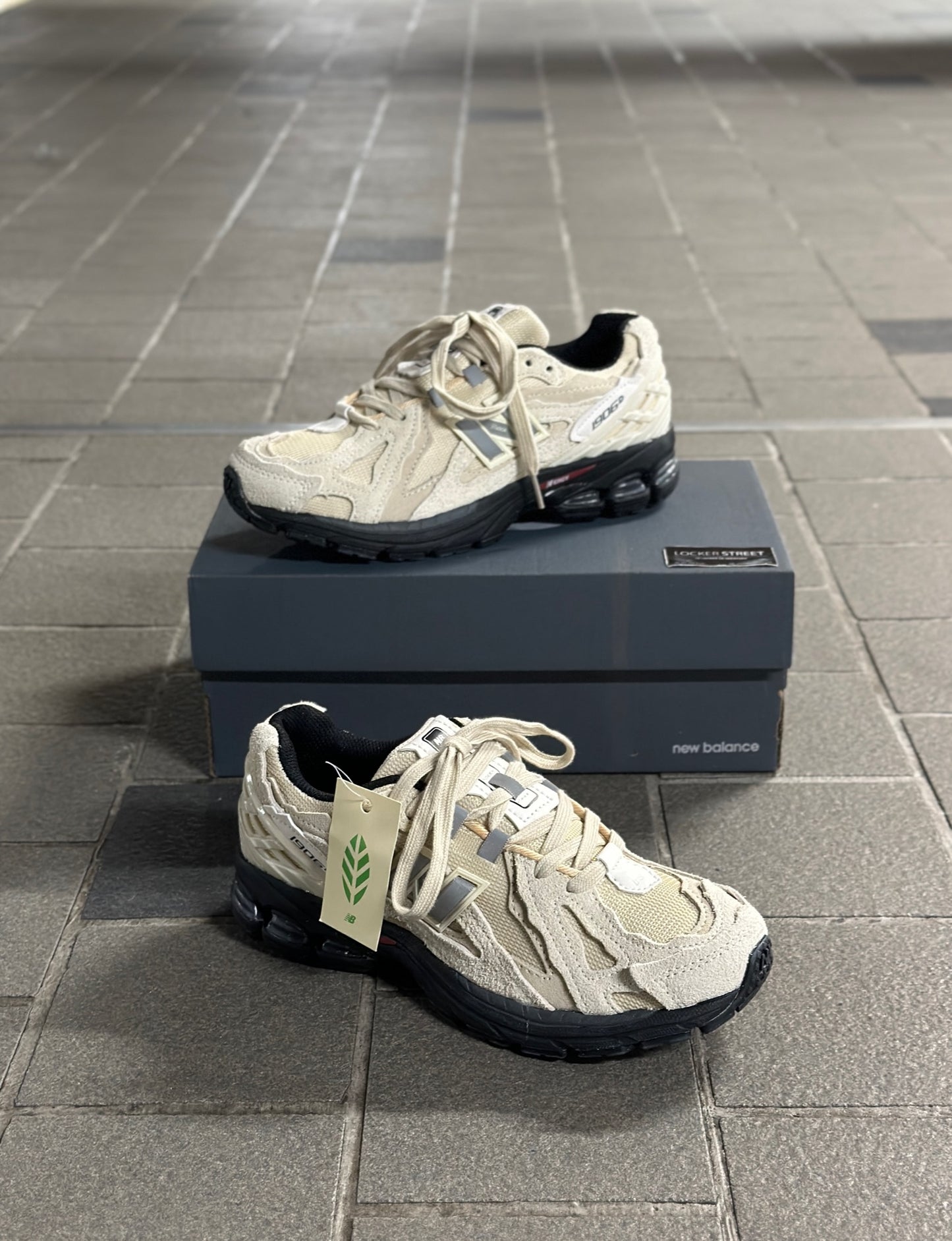 New Balance 1906 R