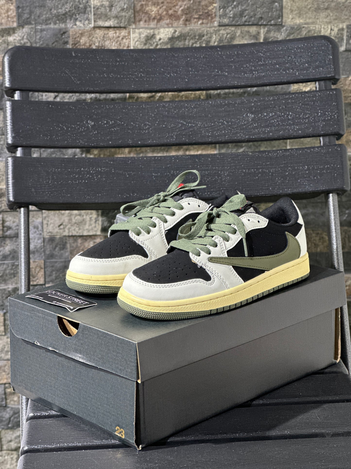 Travis Scott x Air Jordan 1 Low Olive