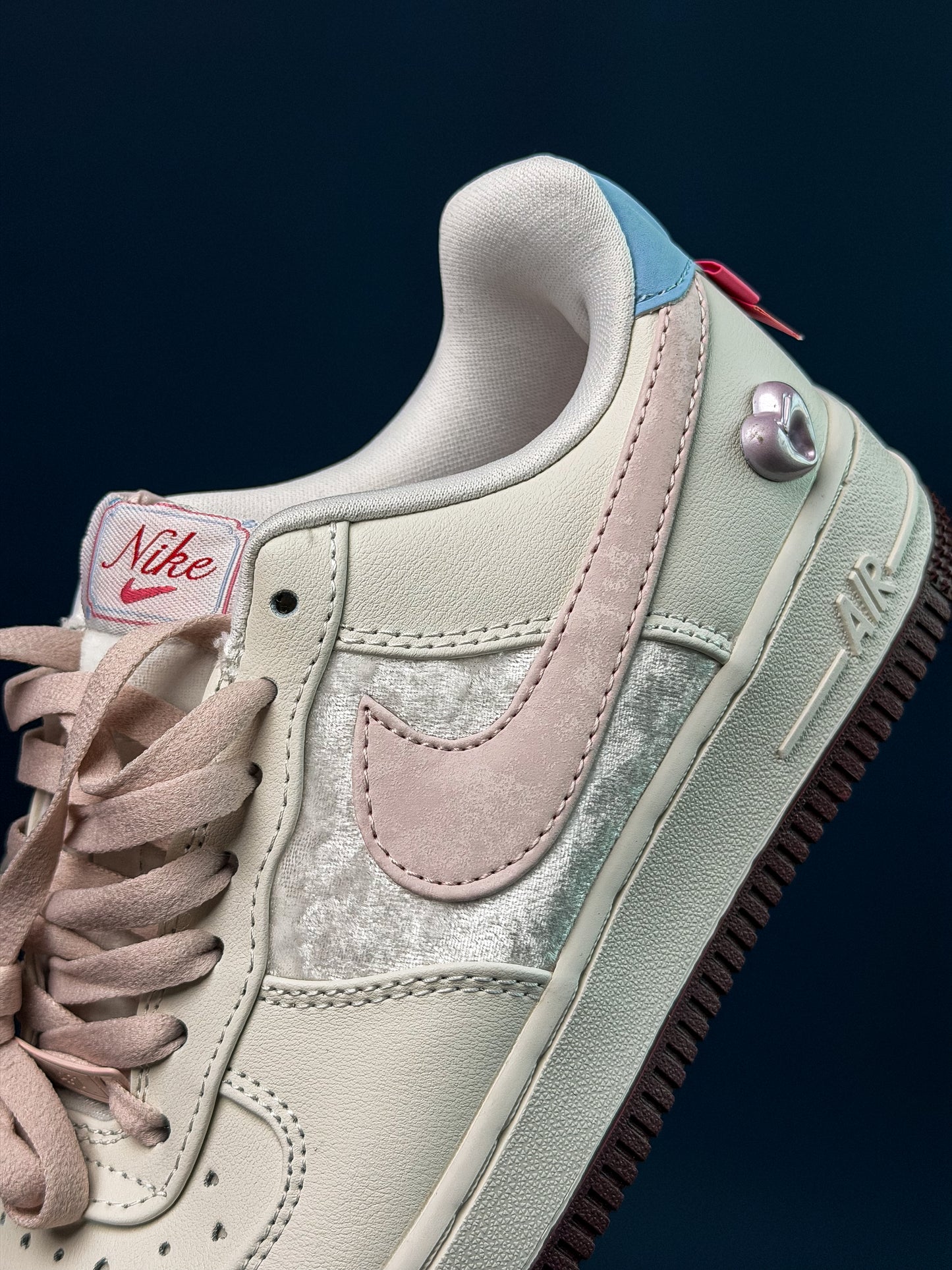 Nike Force 1 Low Valentine’s Day