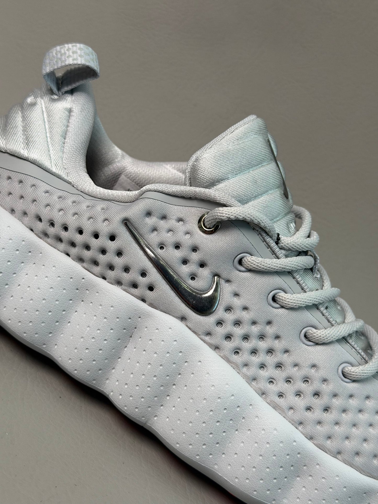 Nike Mind 002