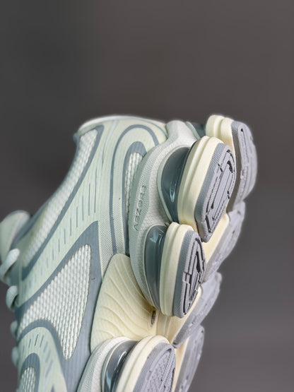 New Balance 2000