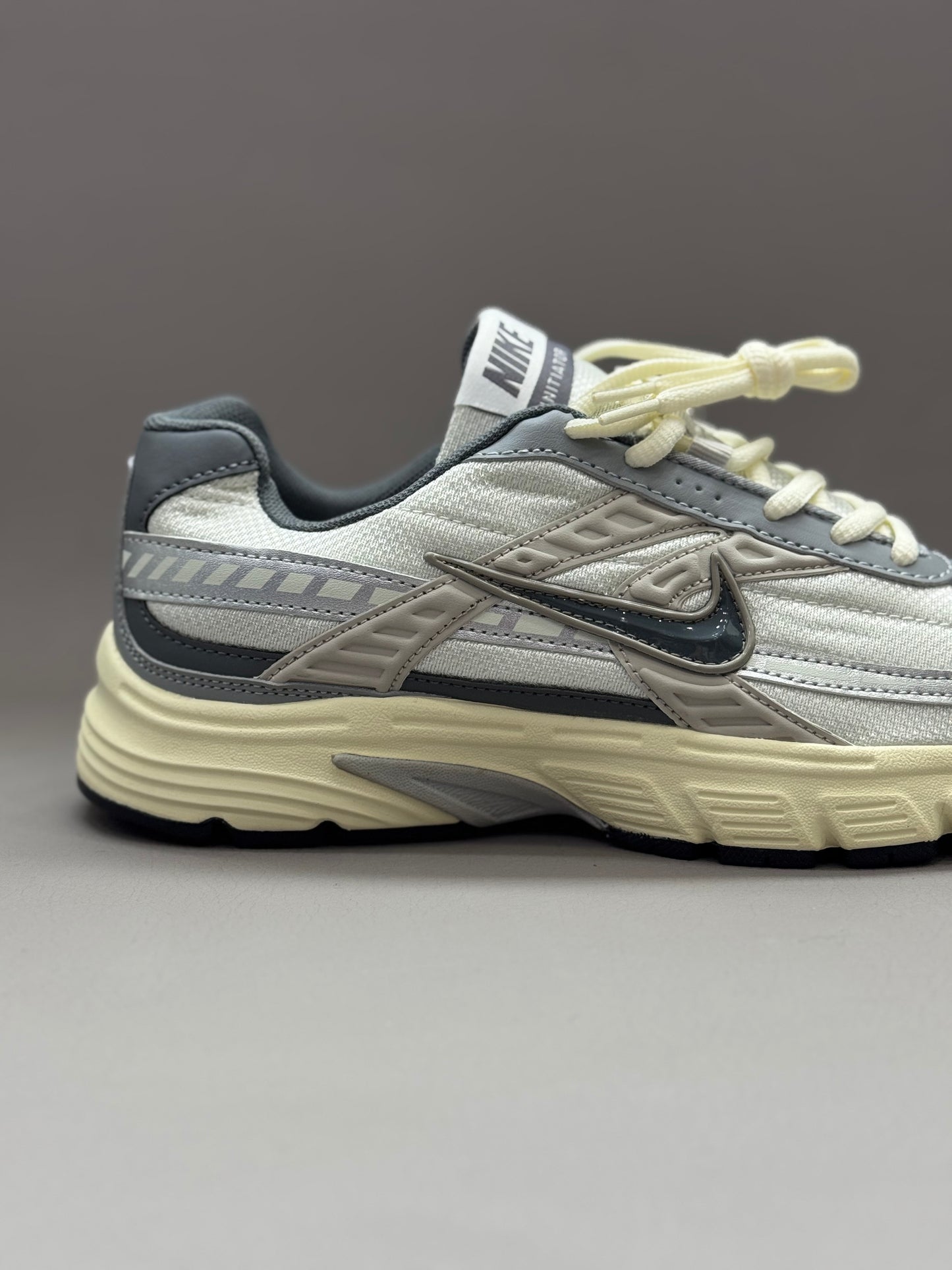 Nike Initiator Light B