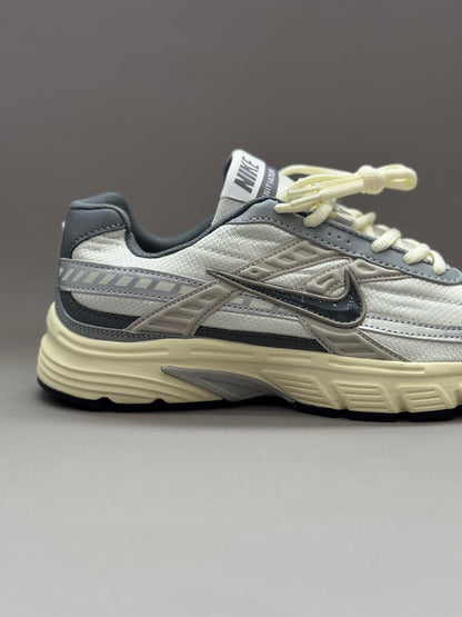 Nike Initiator Light B