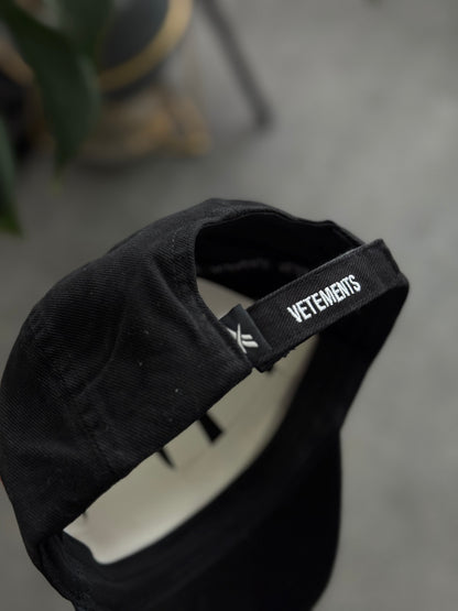 CAP REEBOK X VETEMENTS