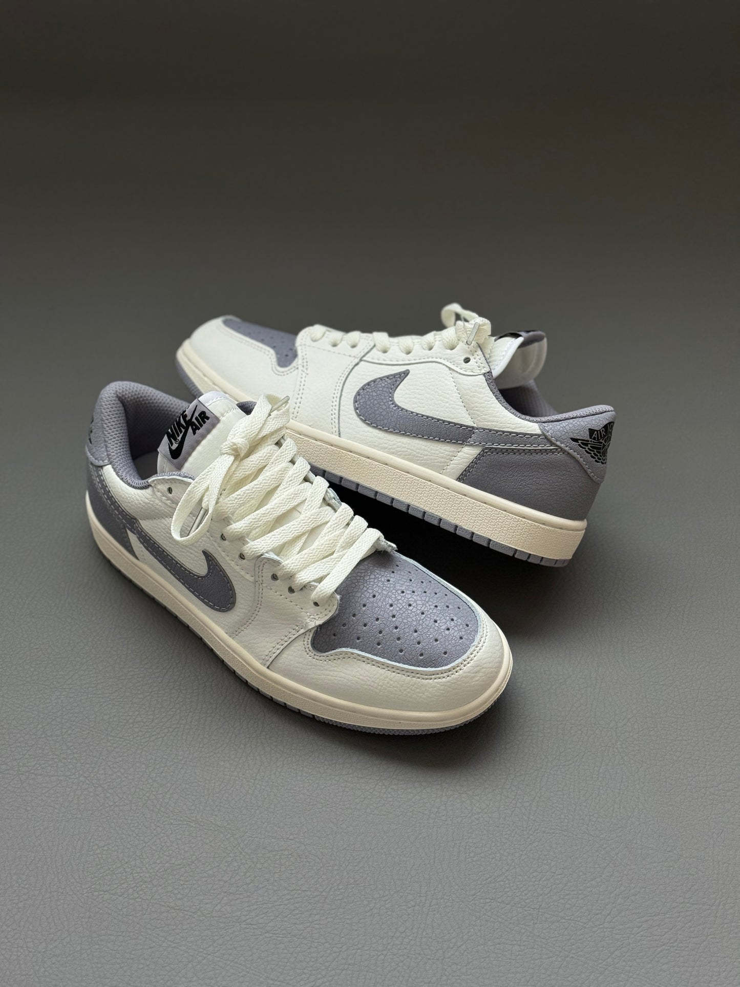 Air Jordan 1 Low ‘Atmostphere Grey’