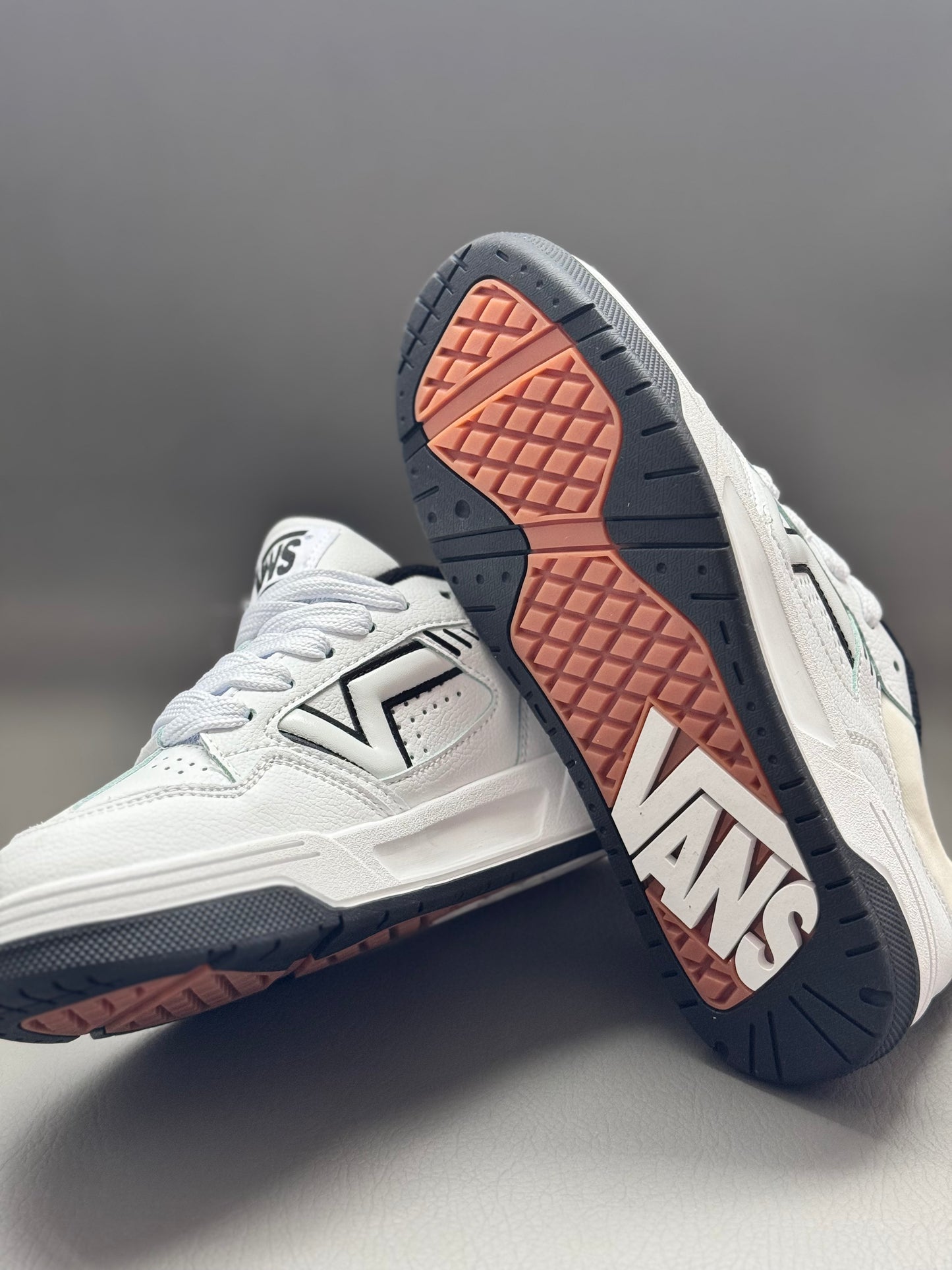 Vans Upland White Black
