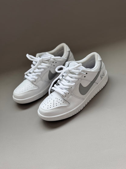 Nike Dunk Low x Supreme