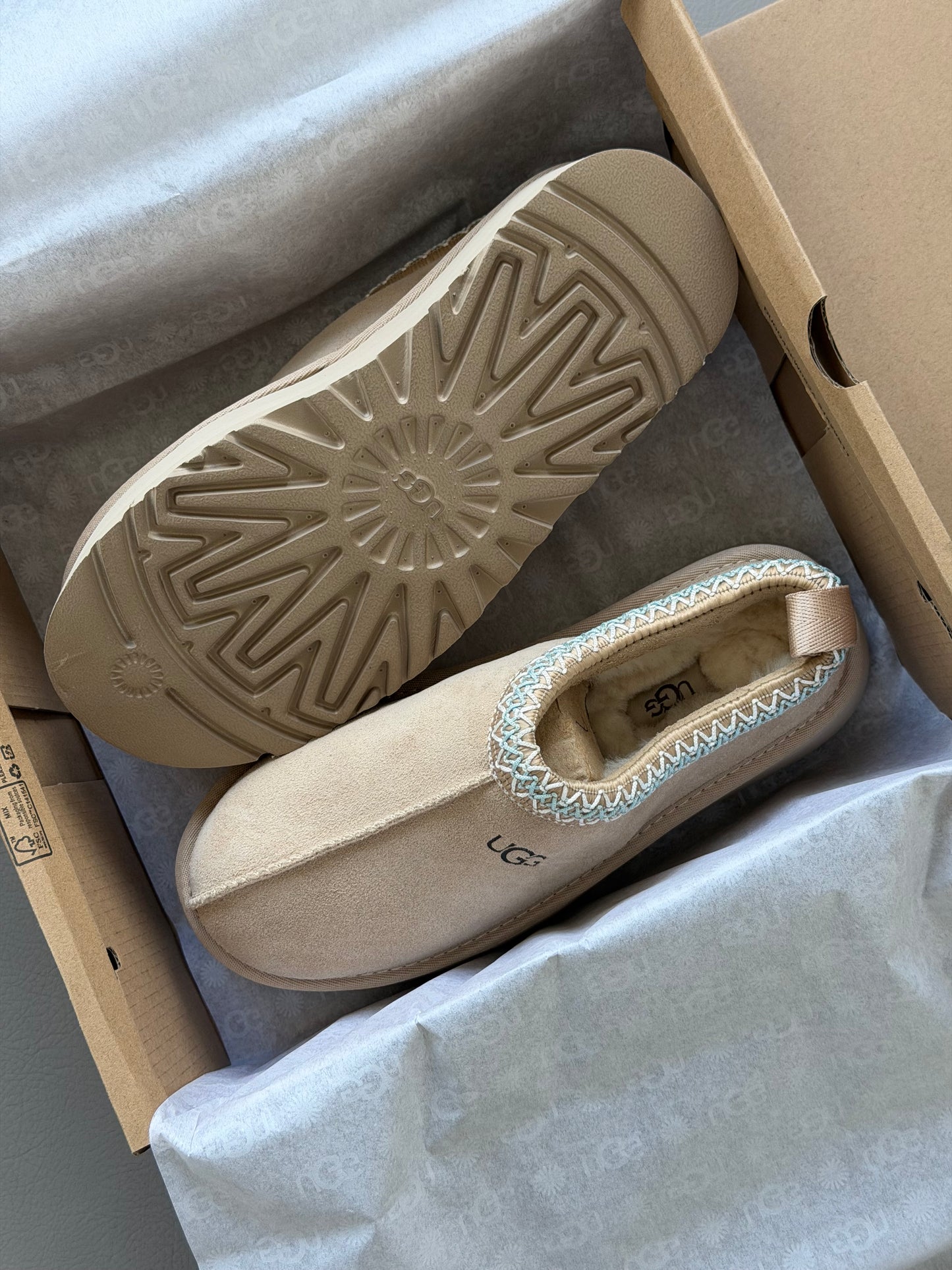 UGG