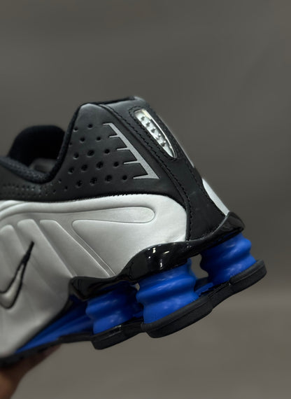 Nike Shox R4