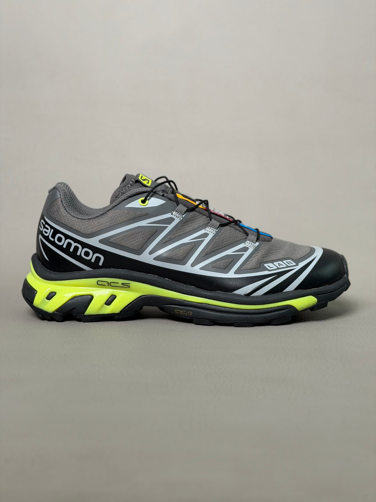 Salomón XT-6