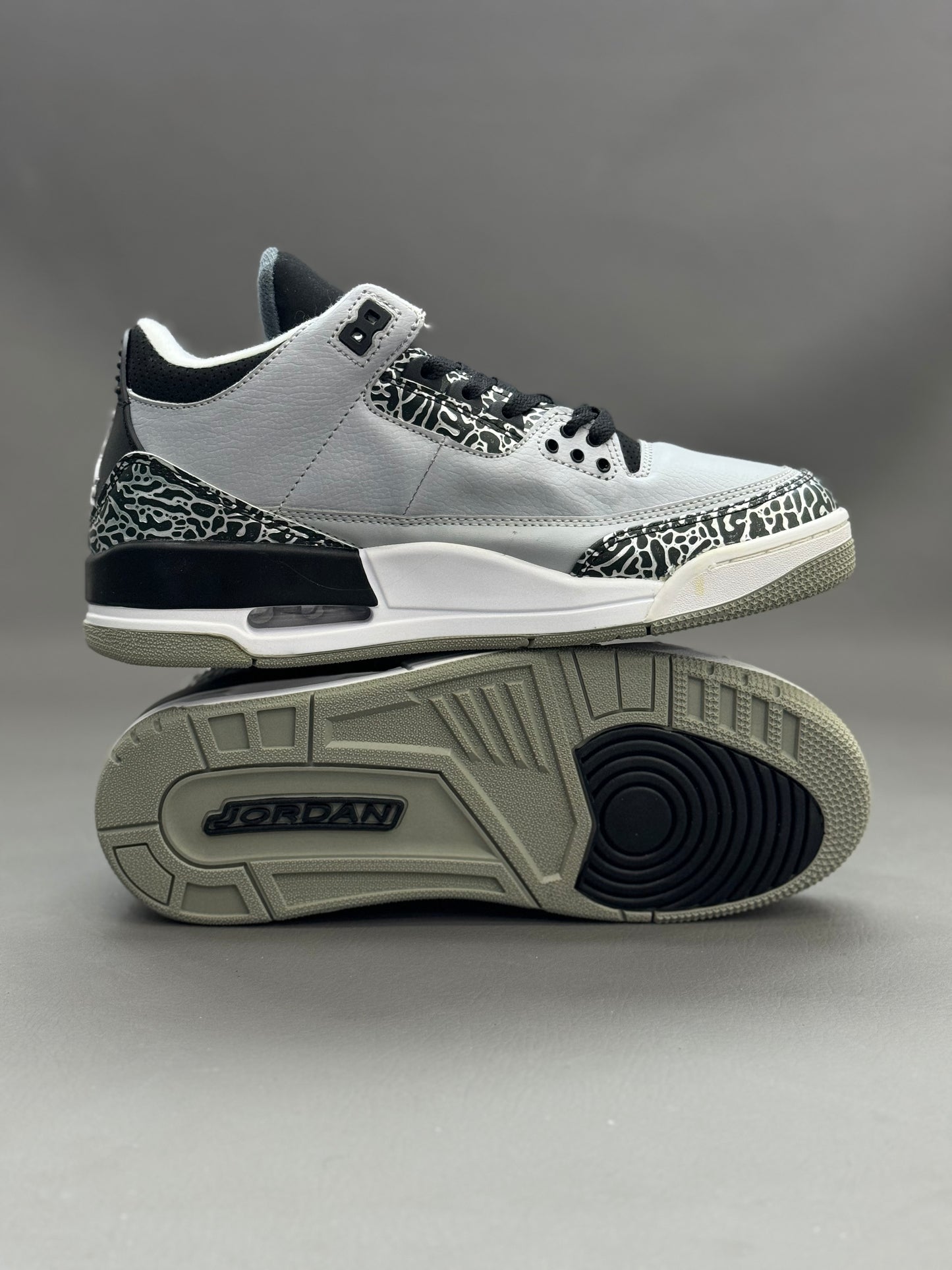 Air Jordan 3 Wolf Grey