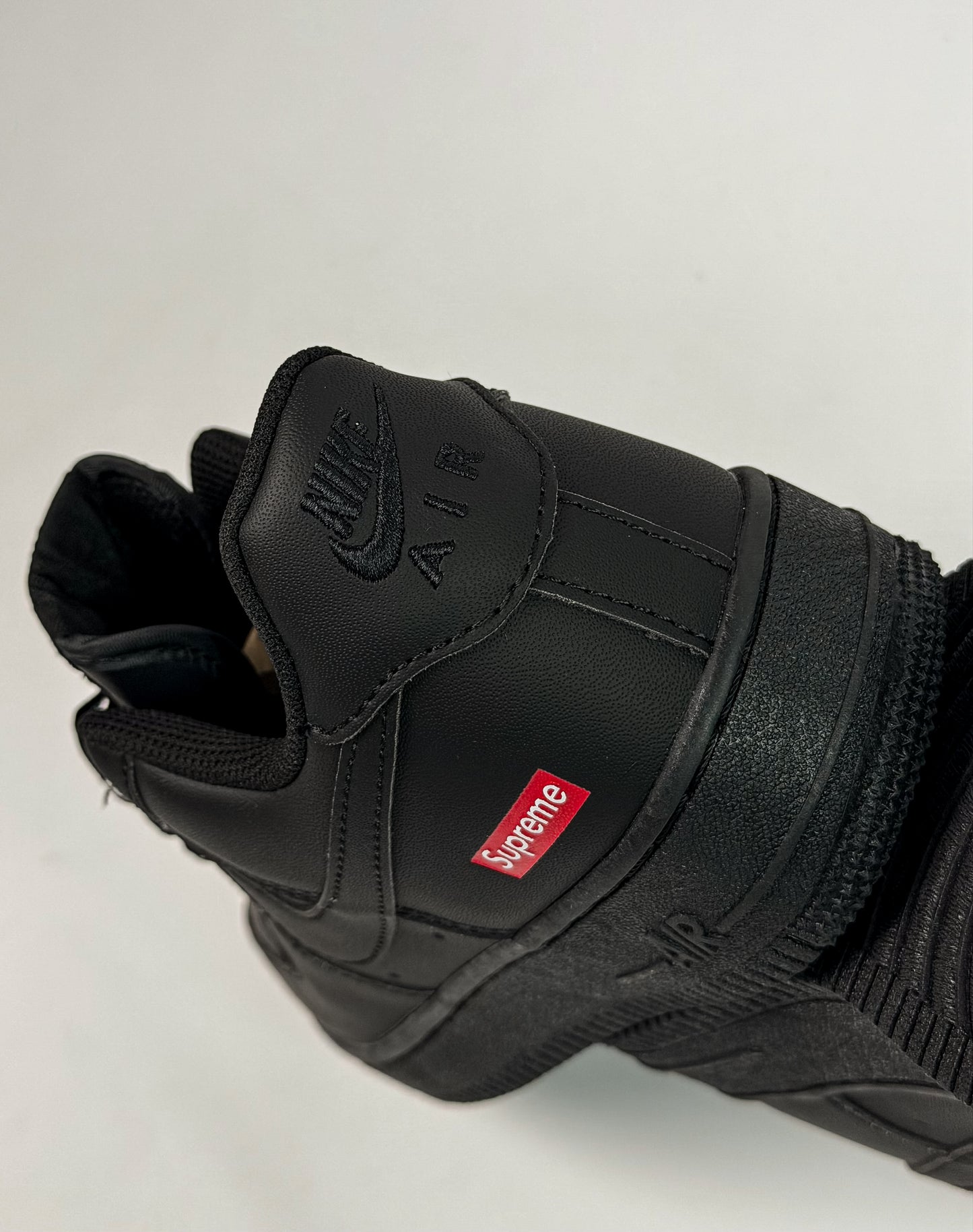 Nike Air Force 1 x Supreme