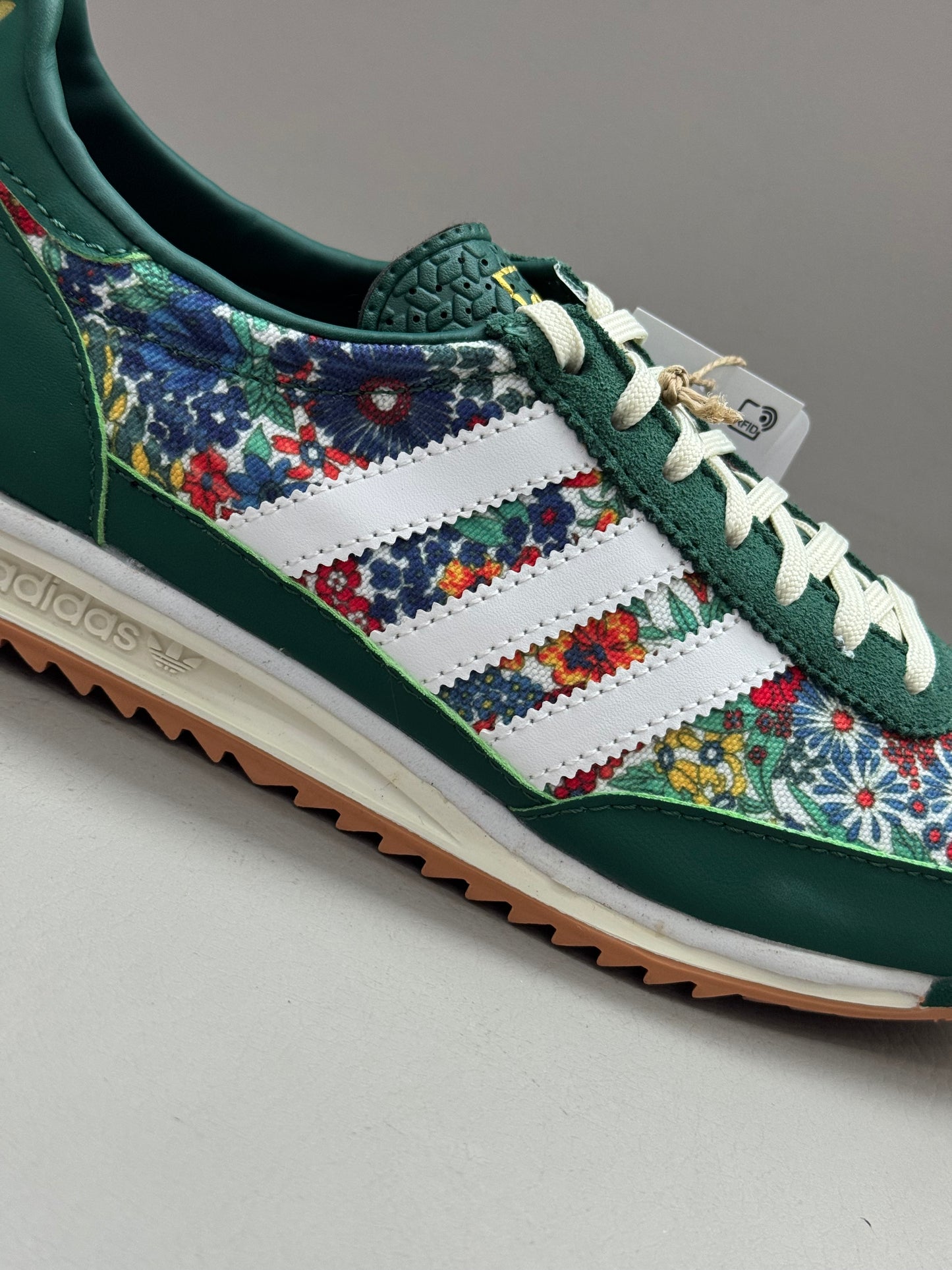 Adidas SL 72