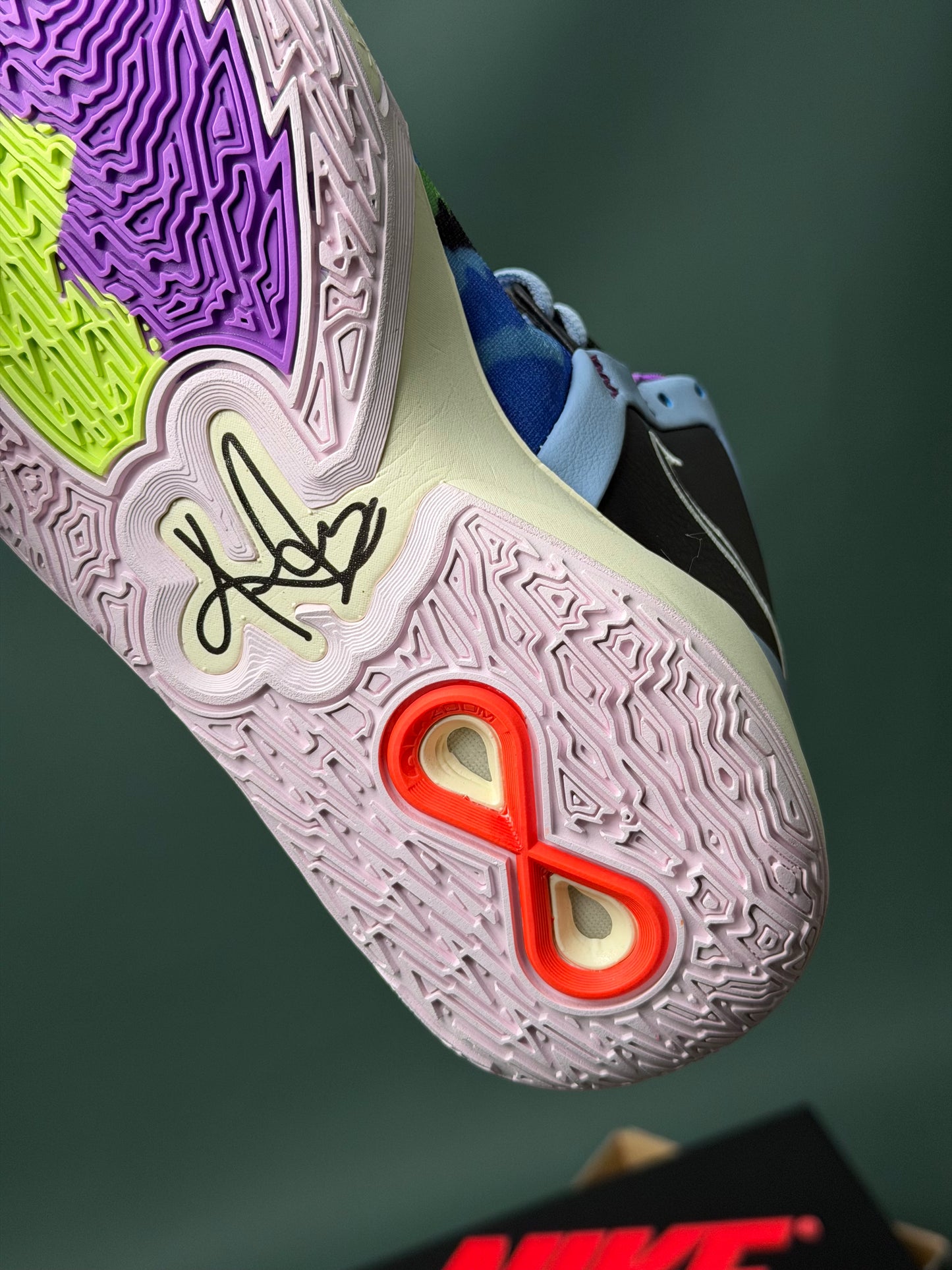 Nike Kyrie 8 Infinity