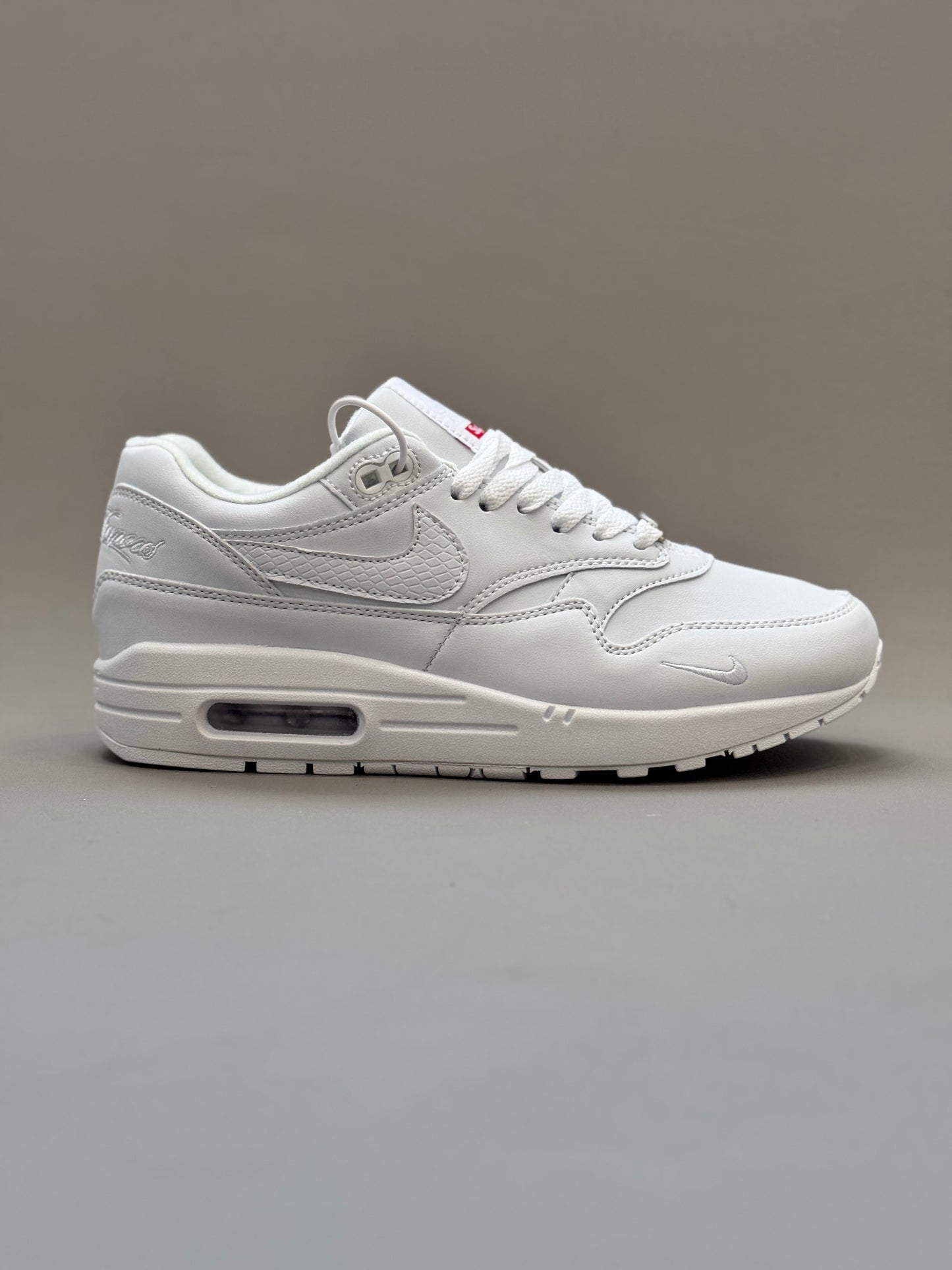 Nike Air Max 1 x Supreme
