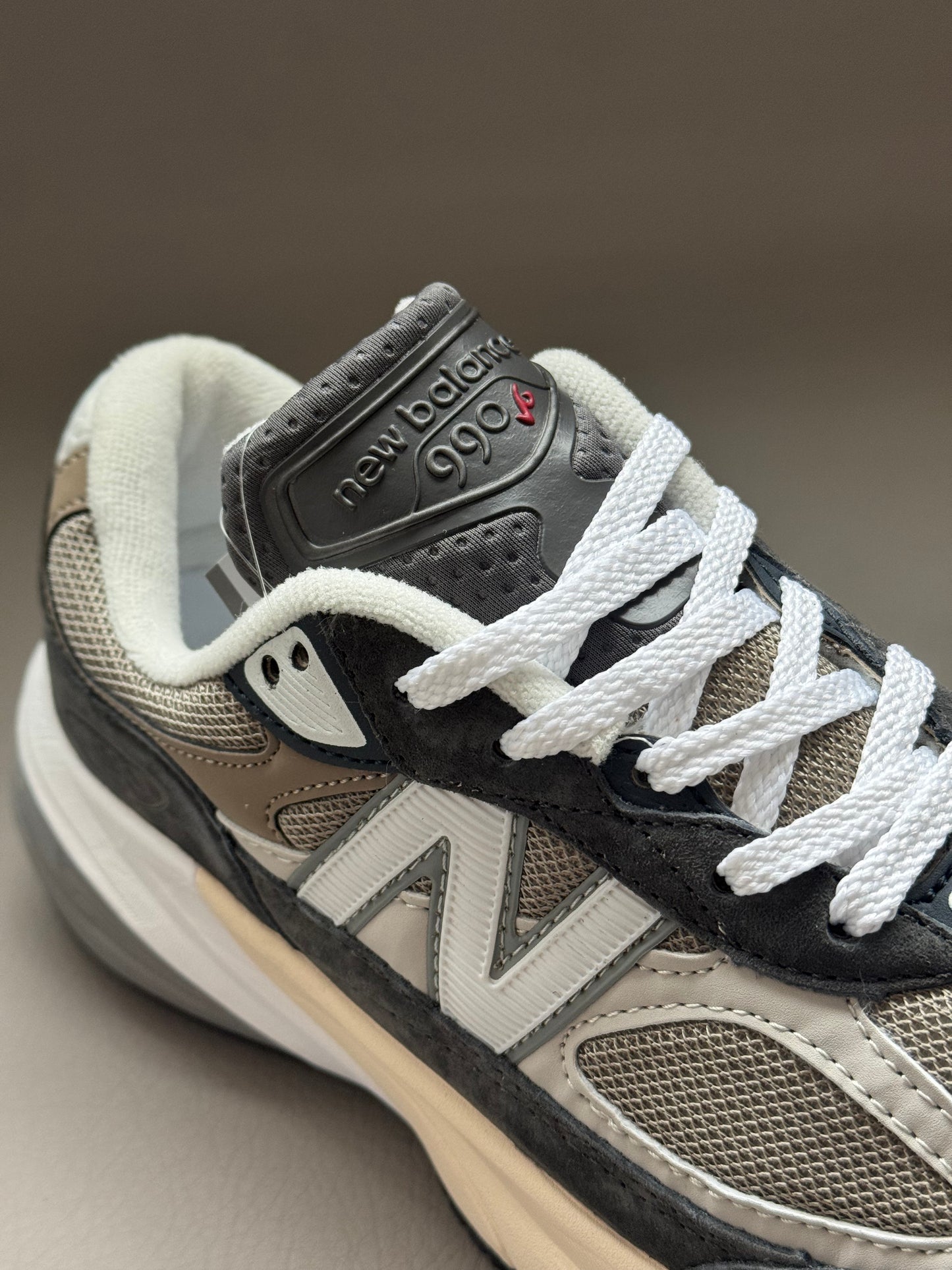 New Balance 990