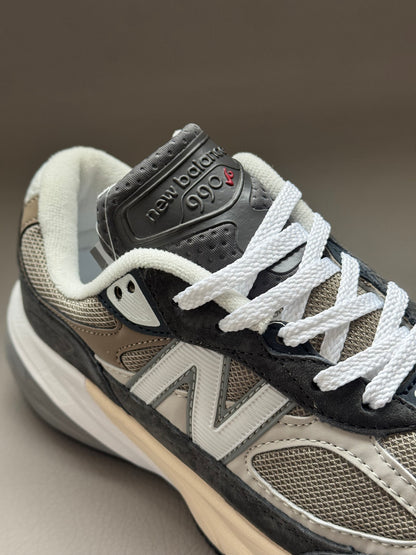 New Balance 990