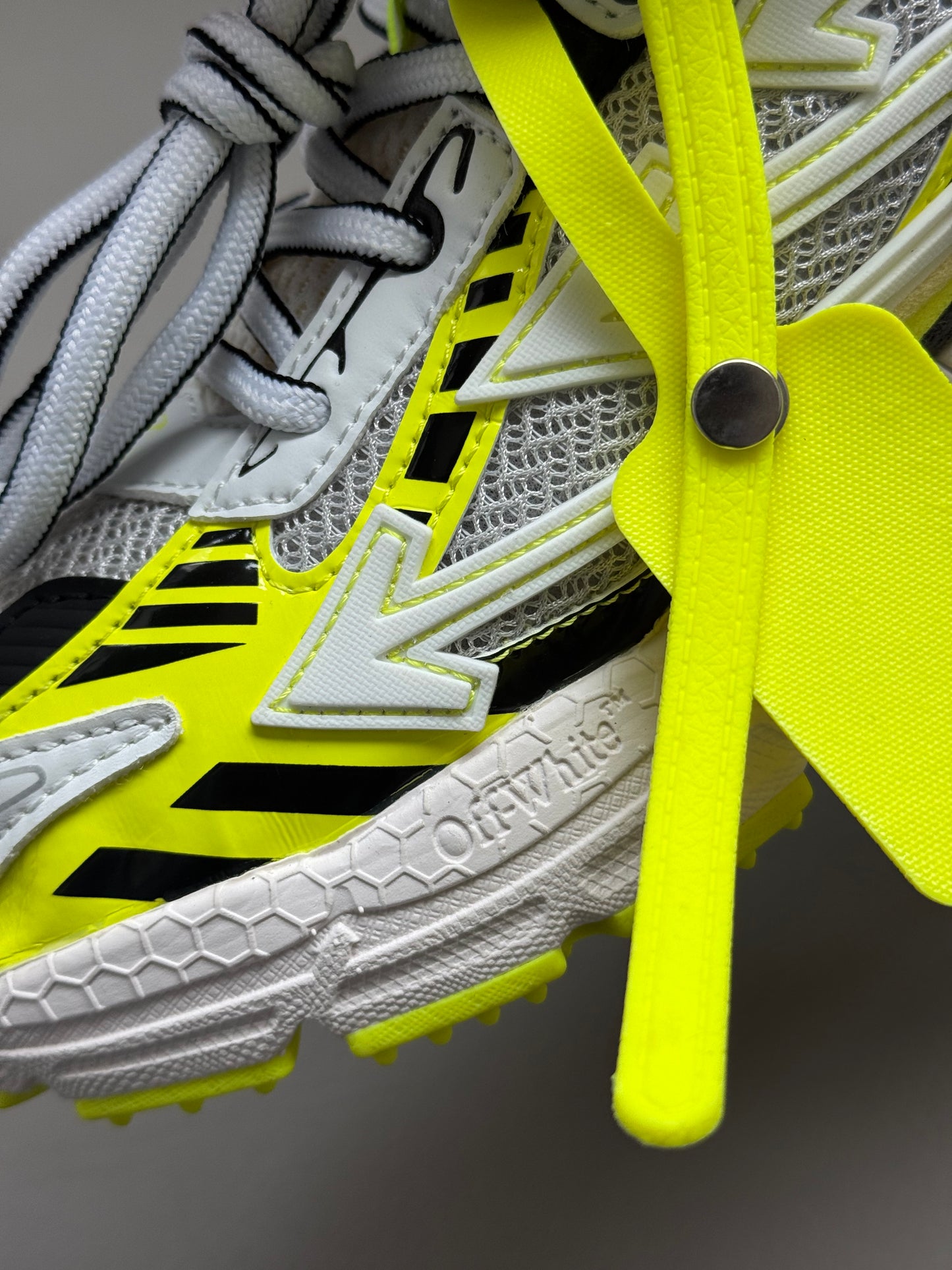 OFF WHITE Be Right Back