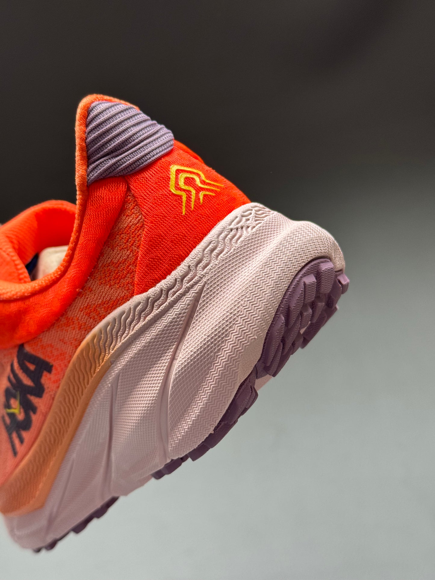 Hoka Challenger
