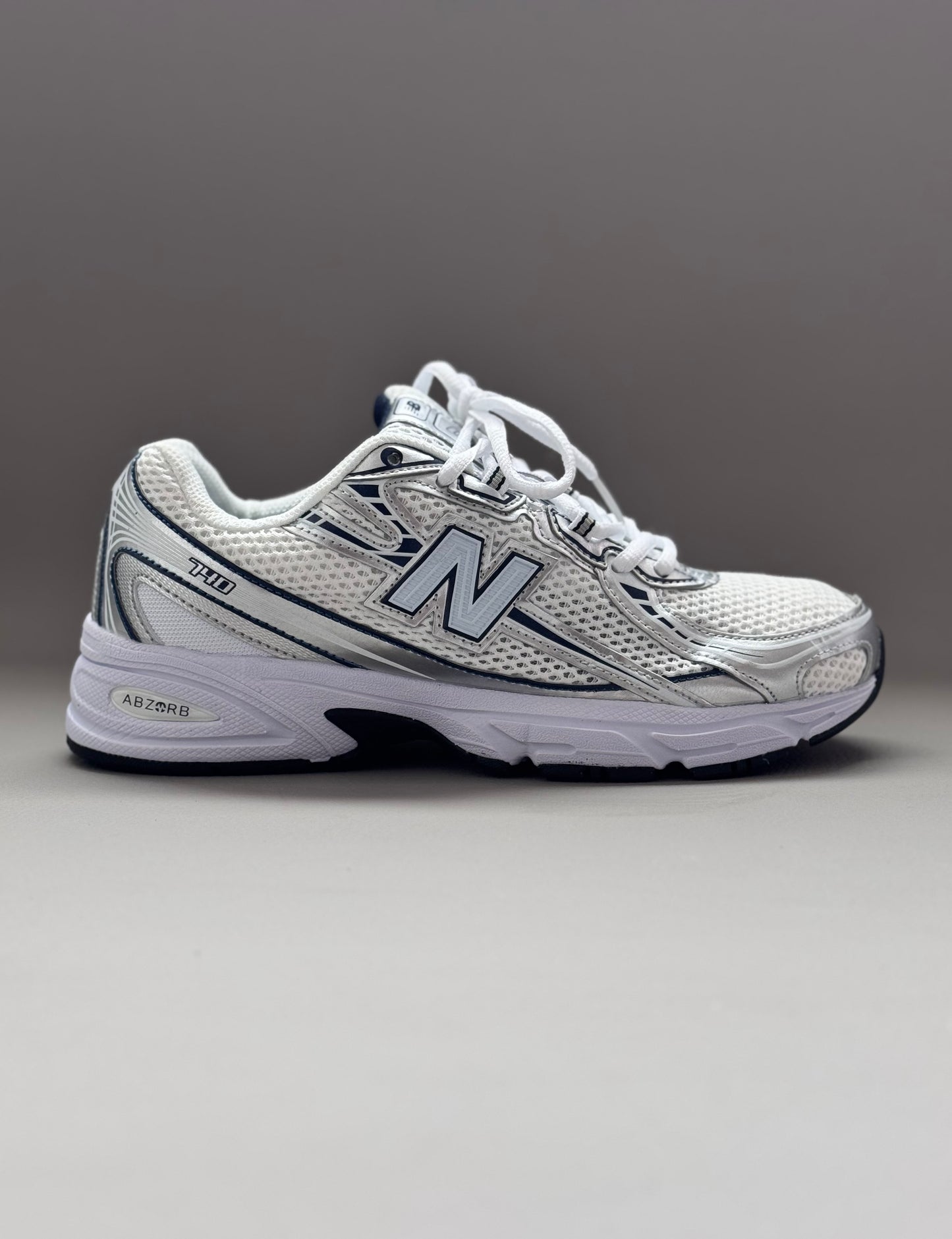 New Balance 740v2