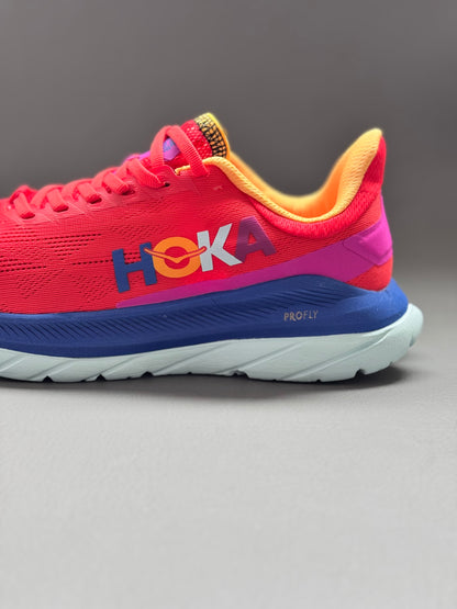 Hoka Challenger