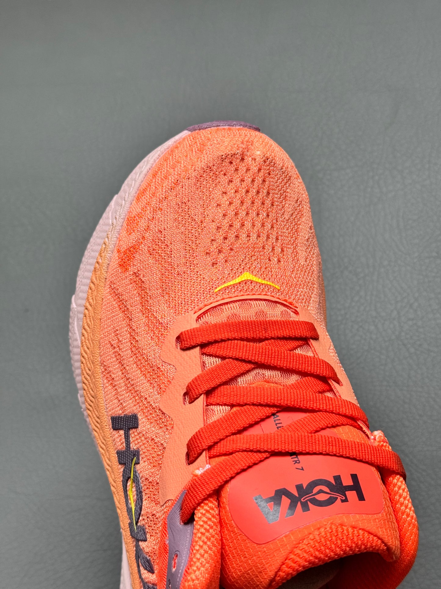 Hoka Challenger