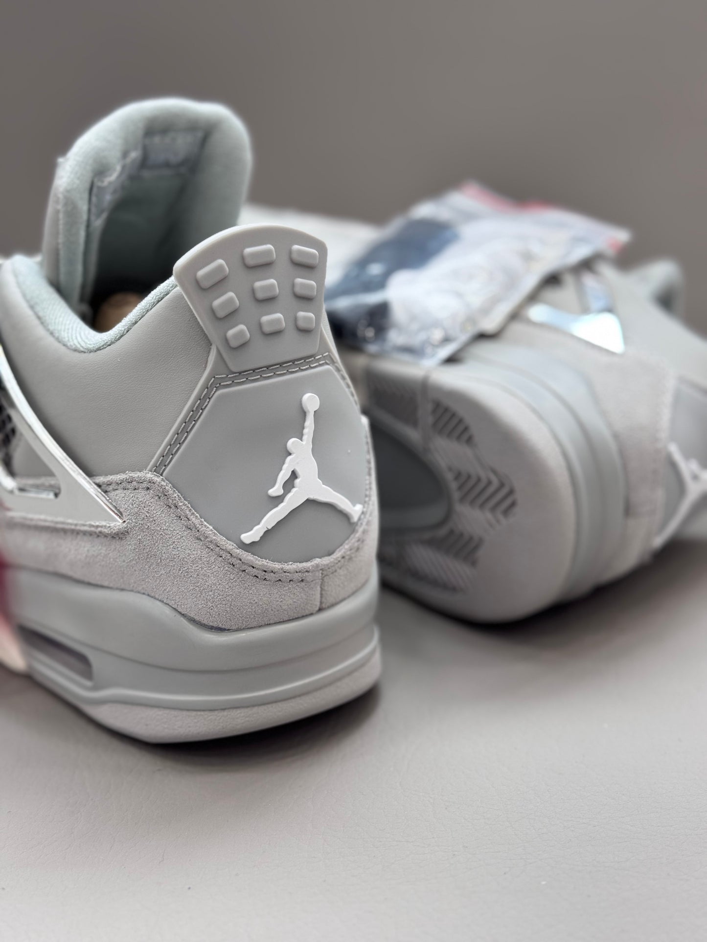 Air Jordan 4 Frozen